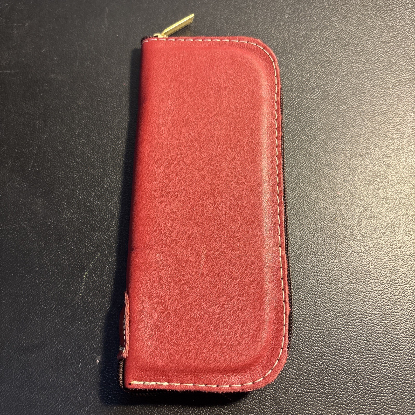 Cartera para gallos de cuero con himan