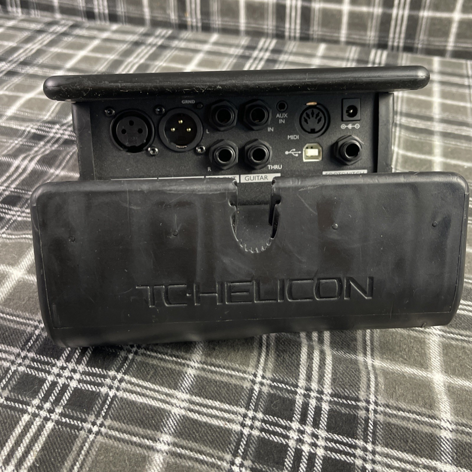 TC-HELICON VOICELIVE TOUCH 2 Vocal Effects Processor - Tested & Working!