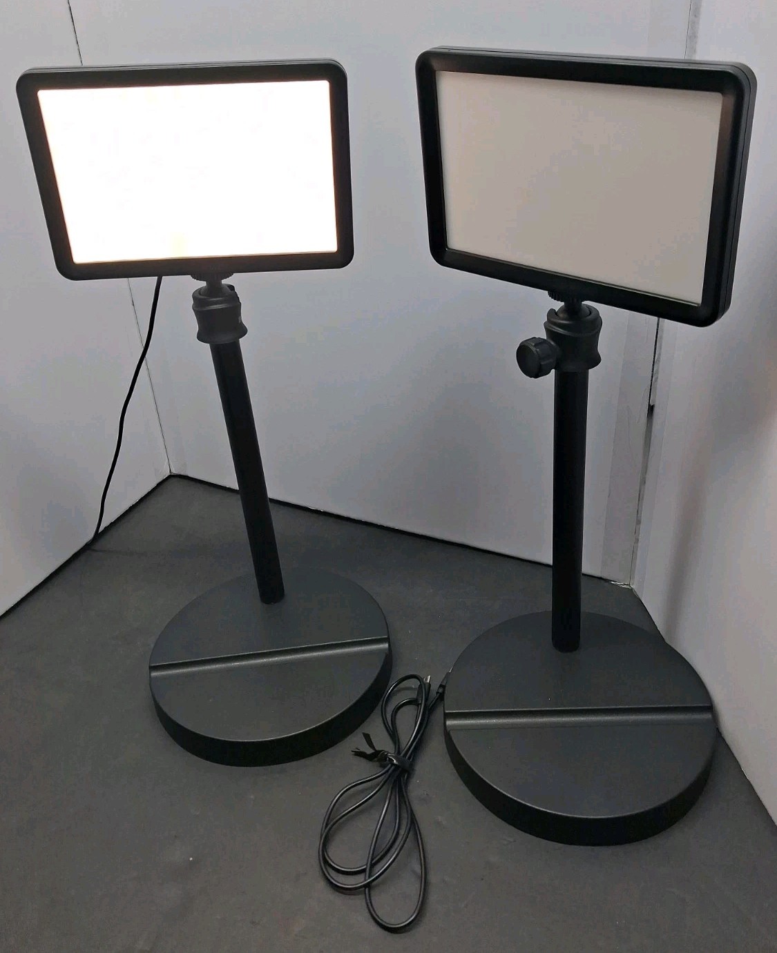 Bower 8" Creator LED RGB Light Kit 2-Pack w/ 32" Extendable Aluminum Stands