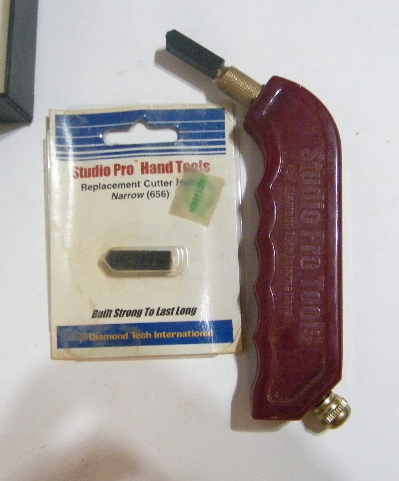 Studio Pro Pistol Grip Glass Cutter with Oil Reservoir & Replacement Cutter Head