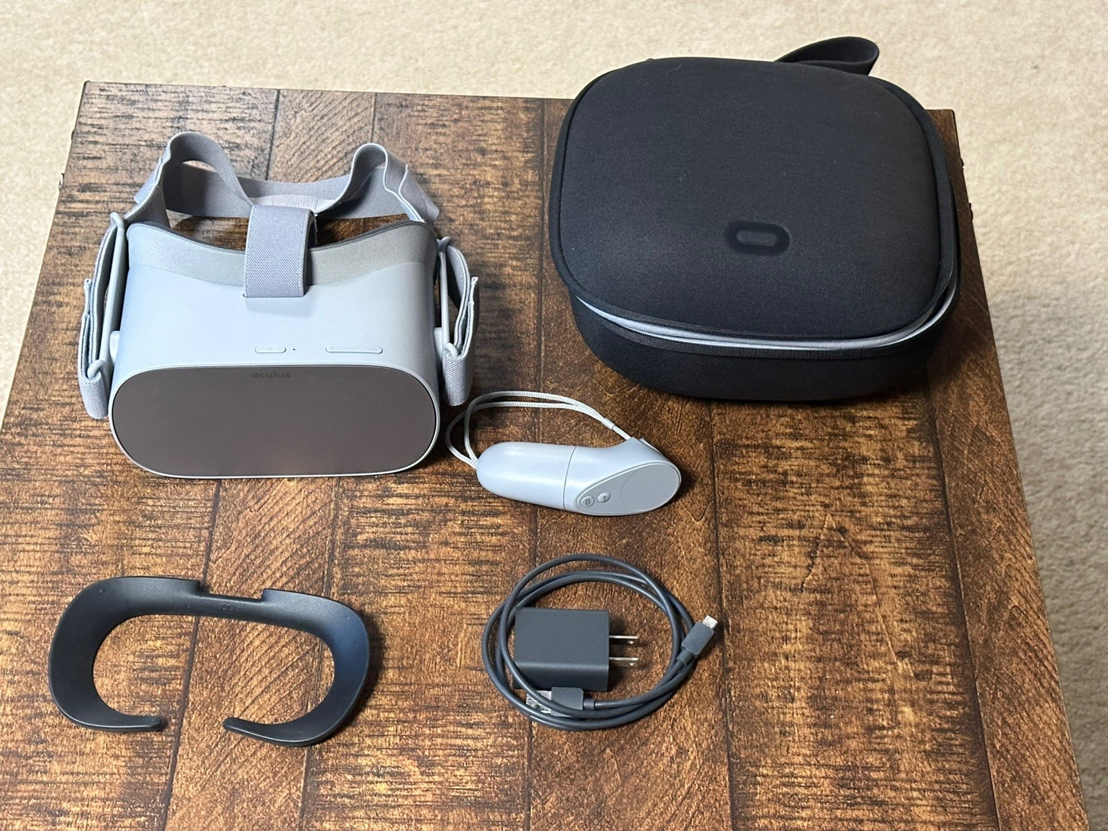 Meta Oculus Go 32GB Standalone VR Headset - Excellent