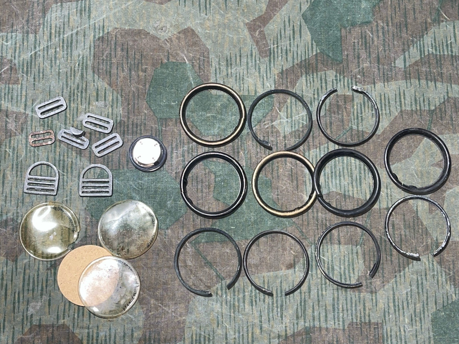 Original WW2 German Wehrmacht GM30 GM38 Gas Mask Spare Eye Lenses & Parts Lot