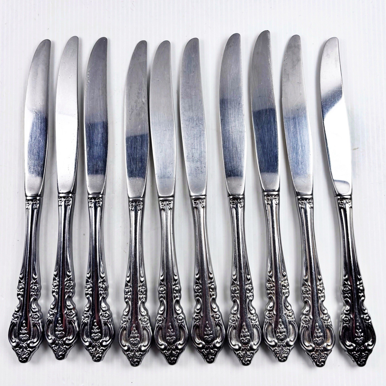 Oneida BRAHMS Dinner Knife Stainless Steel Ornate Flatware 9” Lot of 10 Vintage