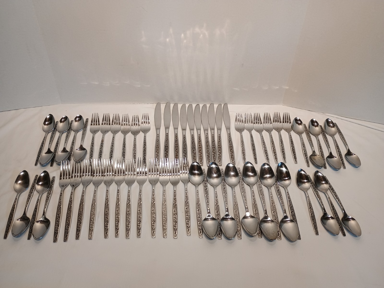 Vintage LA SPANA Flatware 64  pieces Service For 12