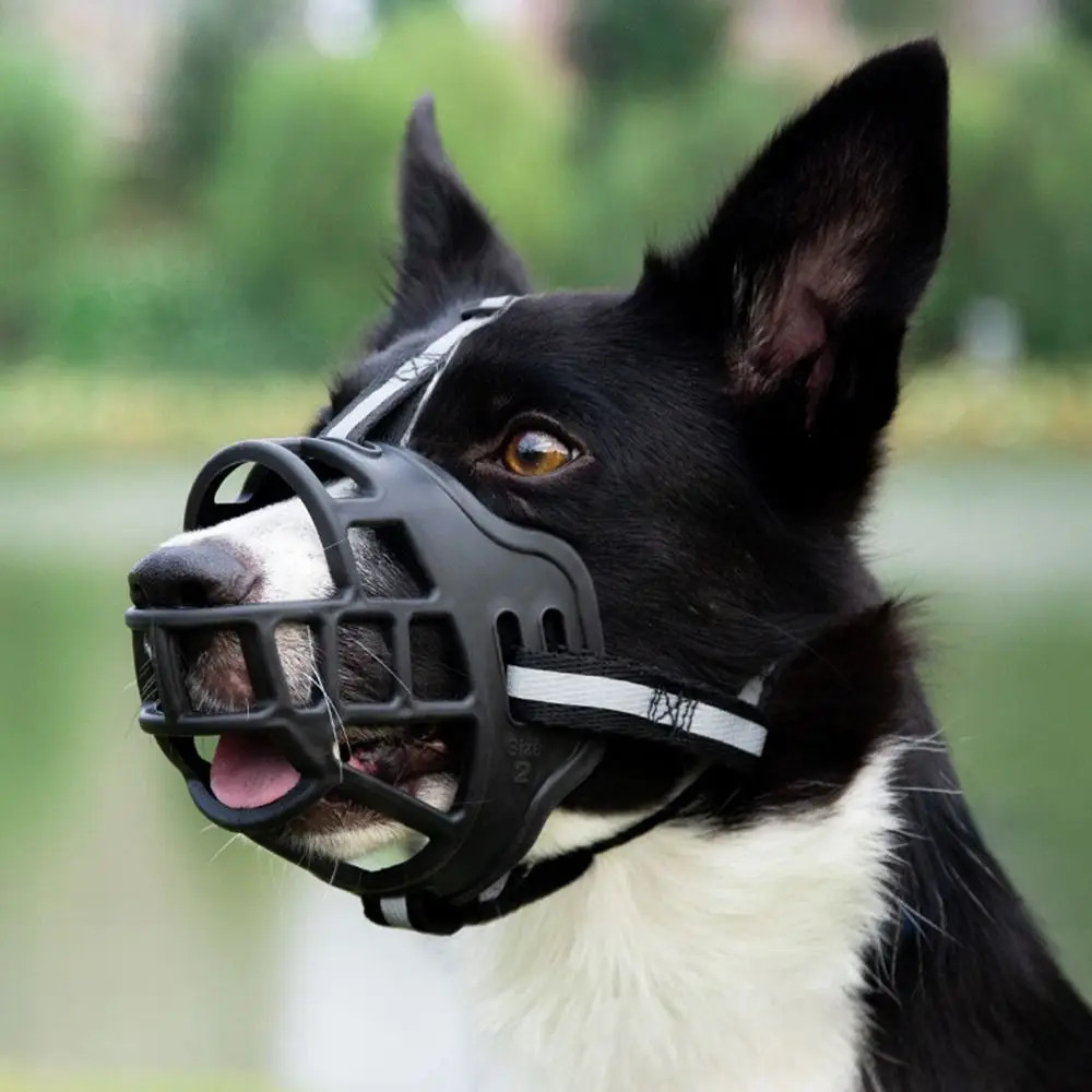 Durable Anti-biting Adjustable Dog Muzzle with Reflective Strip Can Drink Water