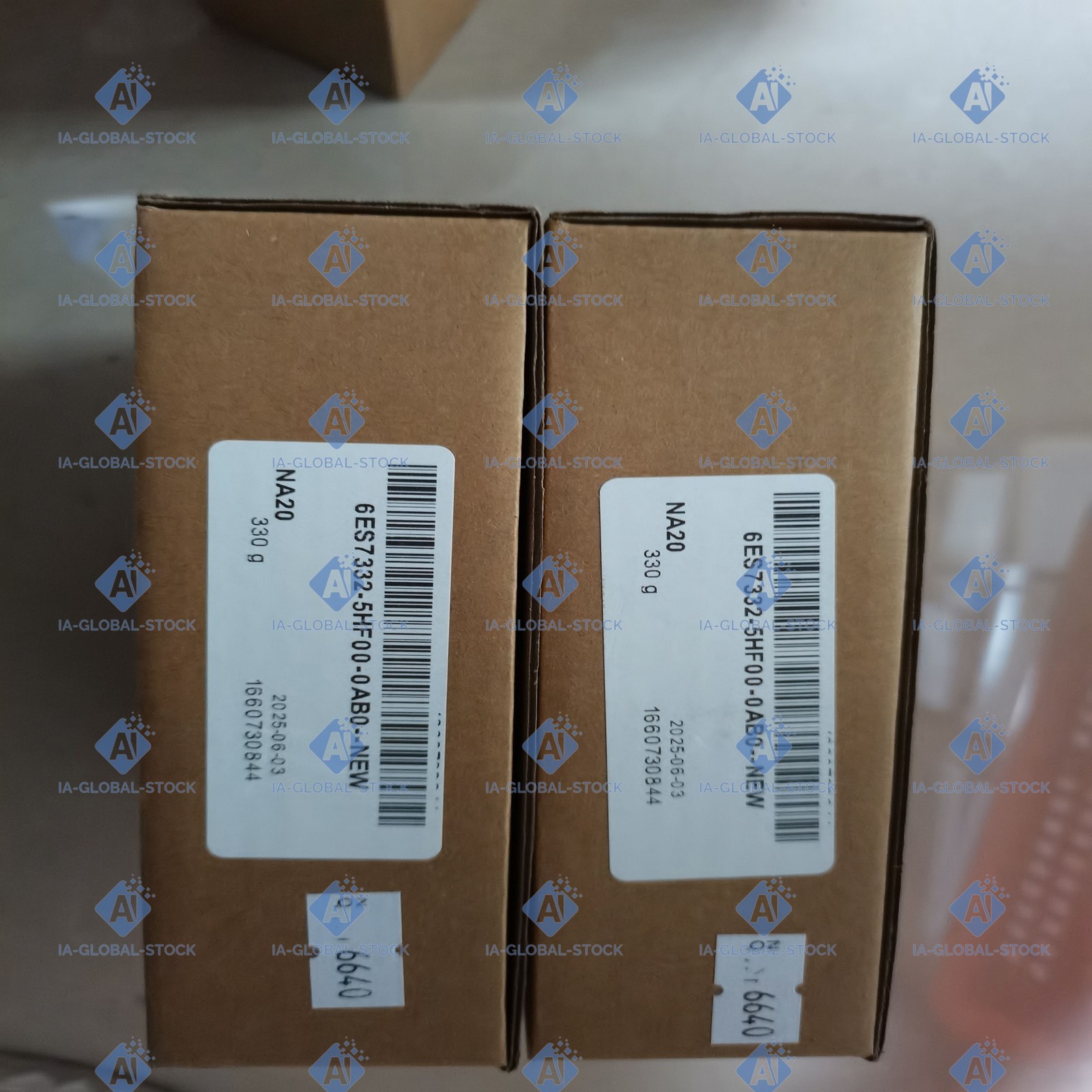 One Unit Brand New 6ES7332-5HF00-0AB0 Siemens US Fee Shipping + 1 Year Warranty