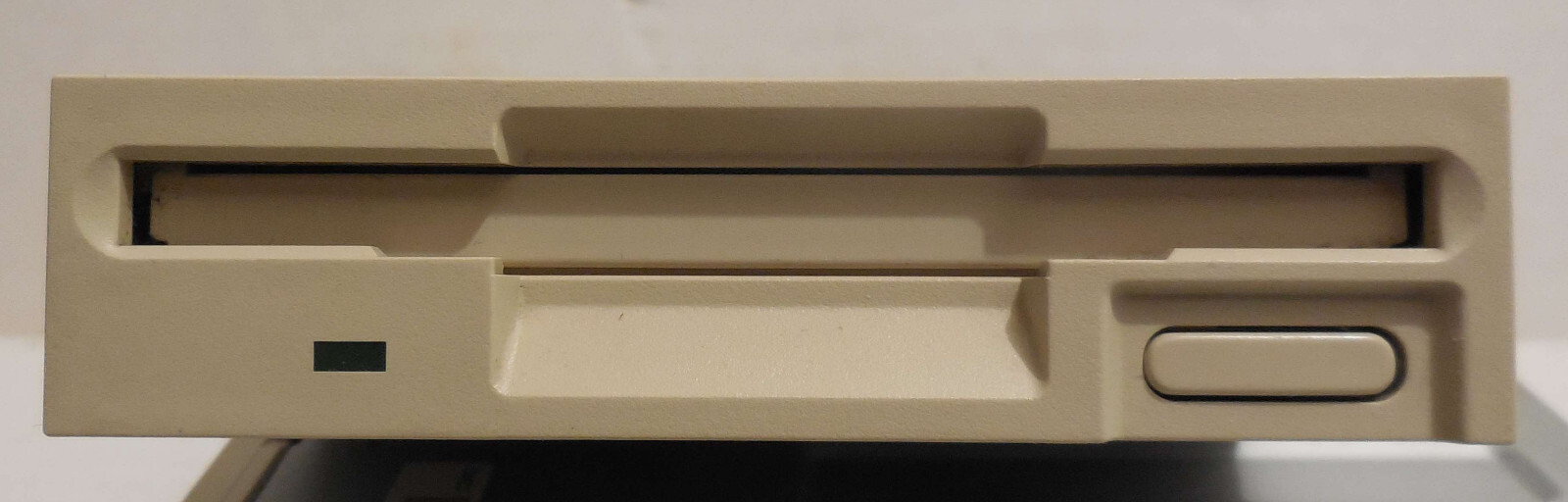 Epson SMD-1300 3.5" 1.44MB Internal Floppy Disk Drive