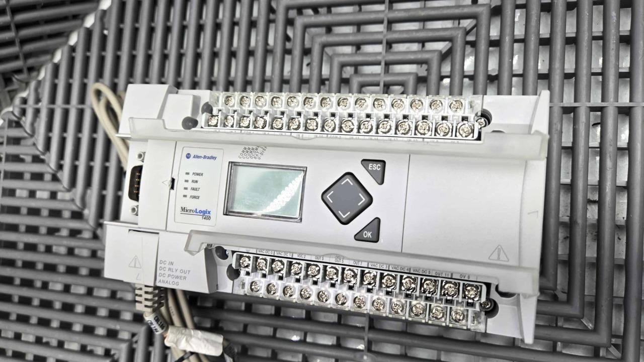 Allen-Bradley 1766-L32BXBA Ser B Processor Unit Micrologix 1400 Controller FW 16