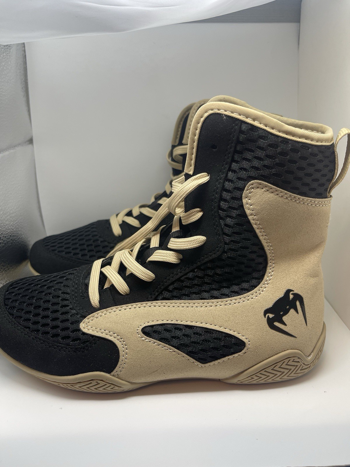 Venum Contender Boxing Shoes in Black/Sand Size : 8.5 Women 7 Men EU 39