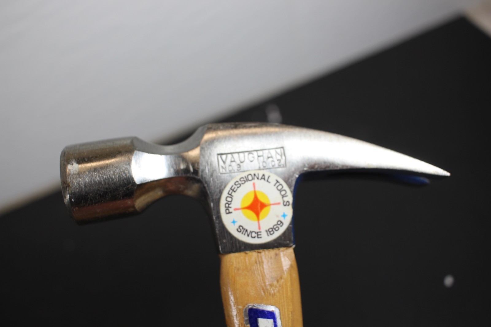Vaughn 10oz. No.9 Claw hammer USA