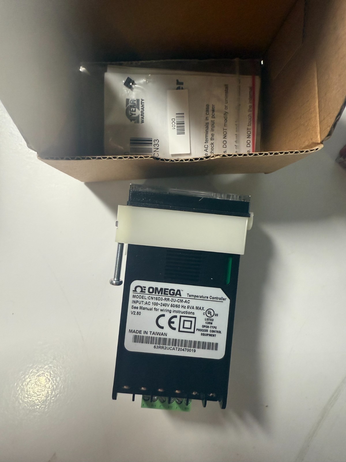 Omega PID TEMPERATURE CONTROLLER CN16D3-RR-2U-CM-AC