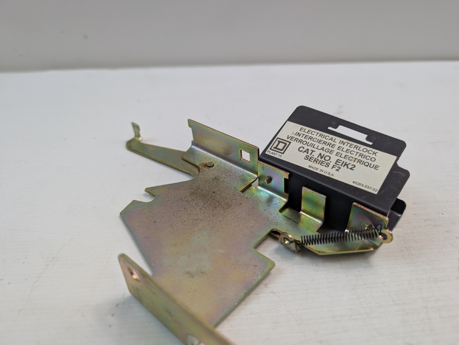 SQUARE D EIK2 Interlock safety switch 2 x NO 2 x NC contact