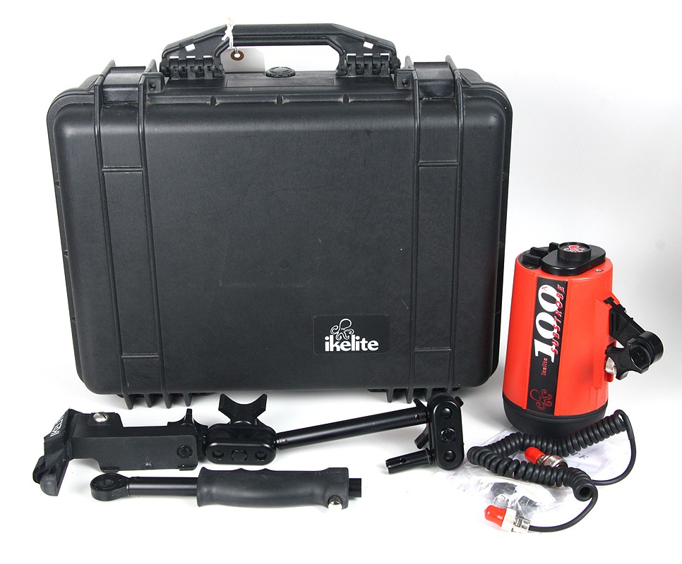 IKELITE 100A SUBSTROBE FOR NIKONOS V + CASE/218255