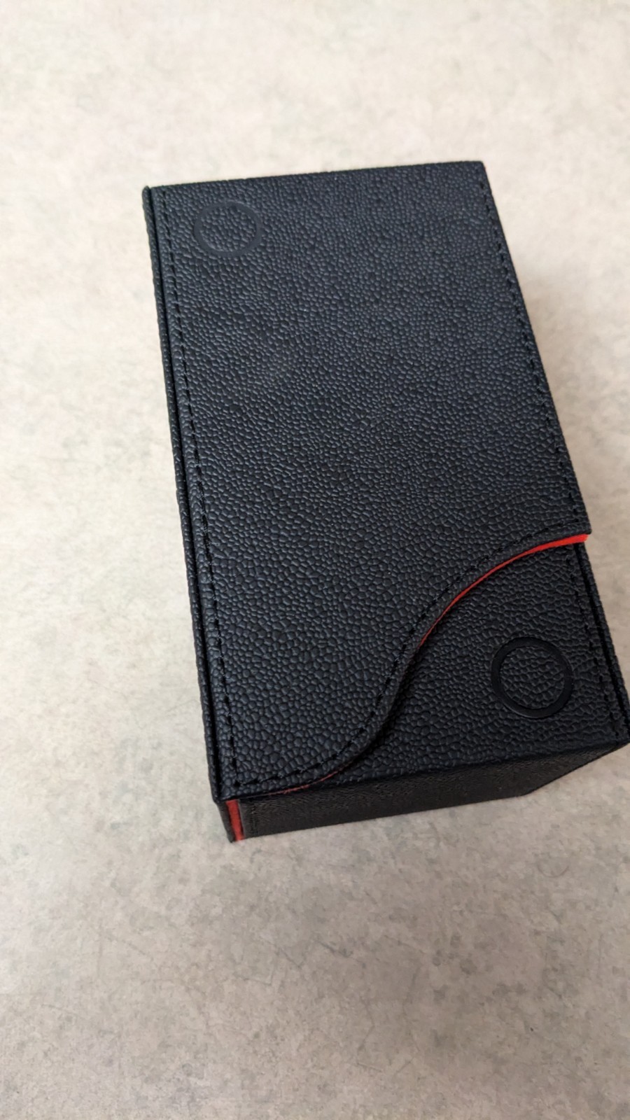 Dragon Shield Next 100 Deck Box Black and Red - Great condition! Commander!