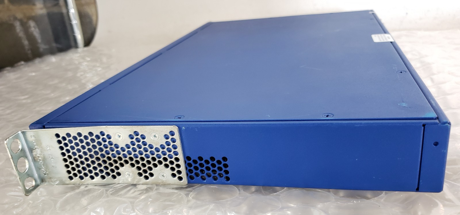 Juniper NetScreen-208 NS-208-001-DC Firewall Security Appliance w/ 2x Ears