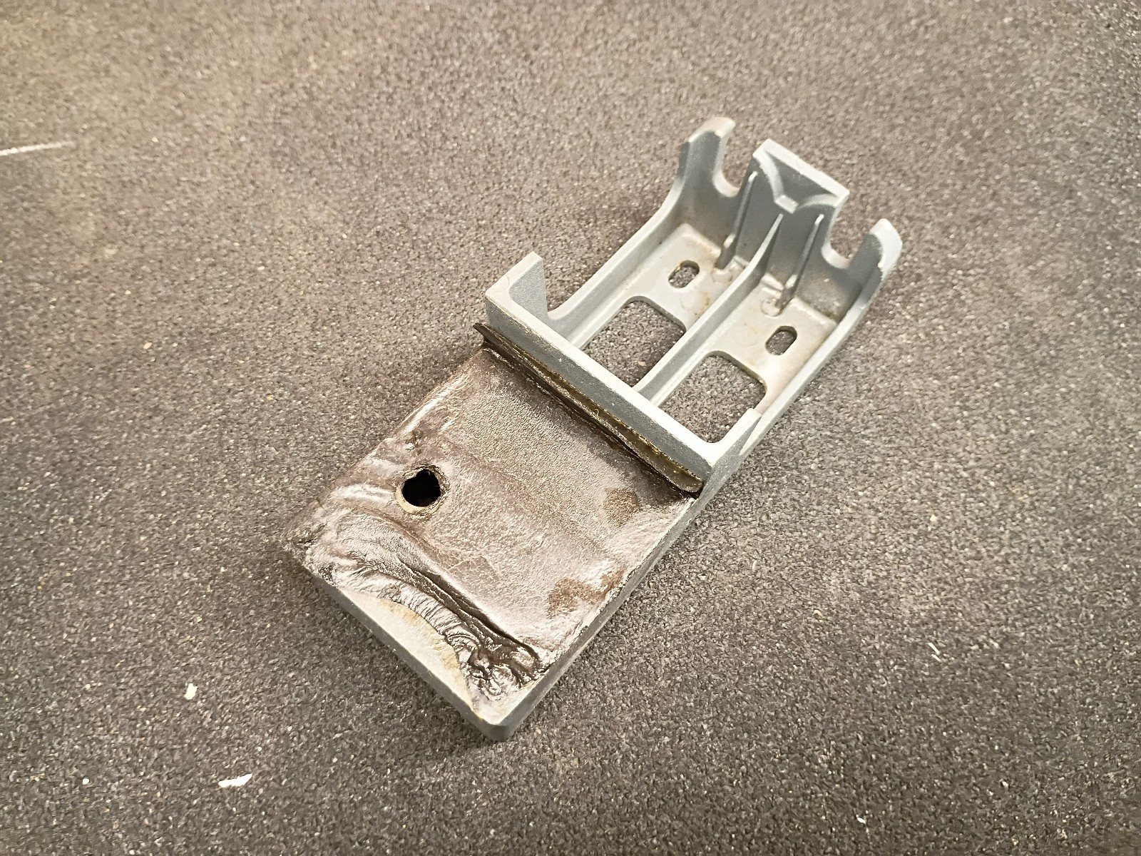Treadmill Rear Roller Bracket - see compat inside