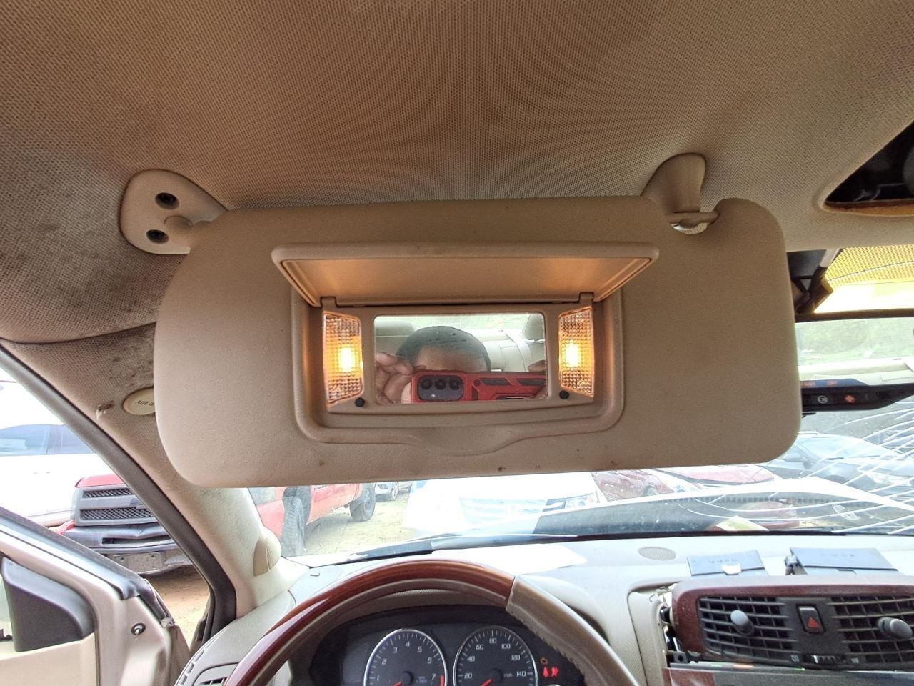 CTS 2006 Glove Box 4808154