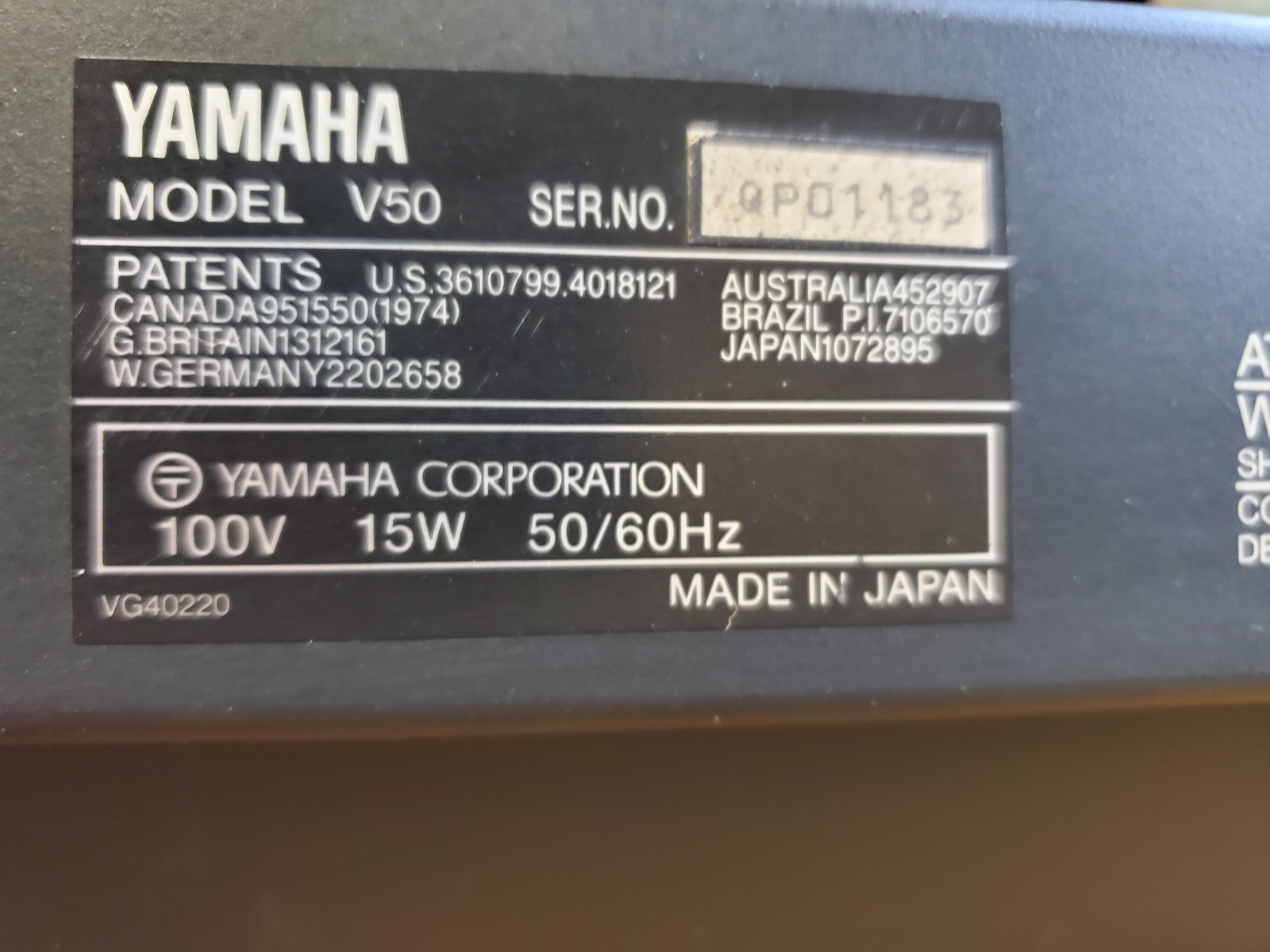 Yamaha V50 Digital Synthesizer New Battery & Button Initialized Good Condition
