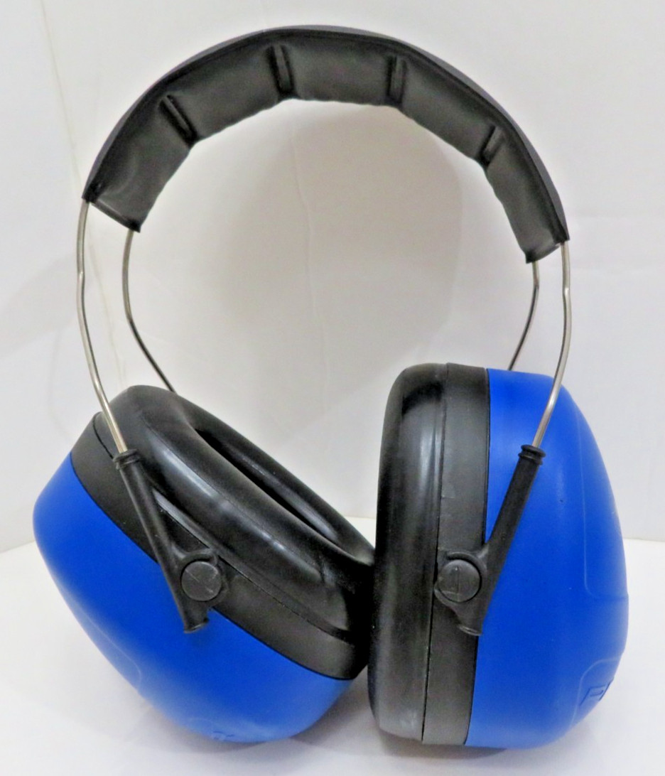 Peltor Bulls-Eye Ultimate 10 Hearing Noise Protection Earmuffs/Gun Shooting Gear