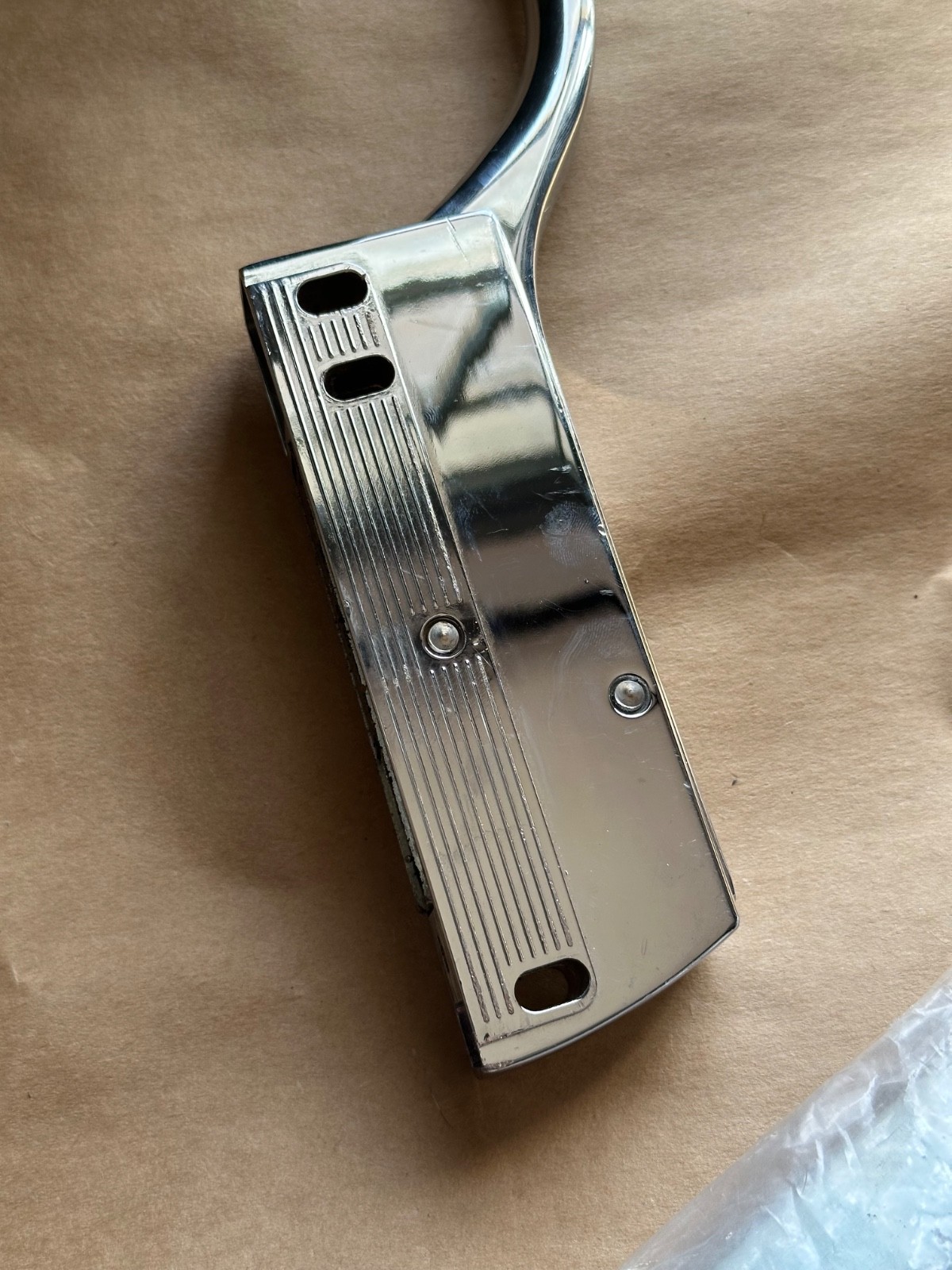 Component Hardware Group R25 Series Magnetic Latch w/ Offset Handle