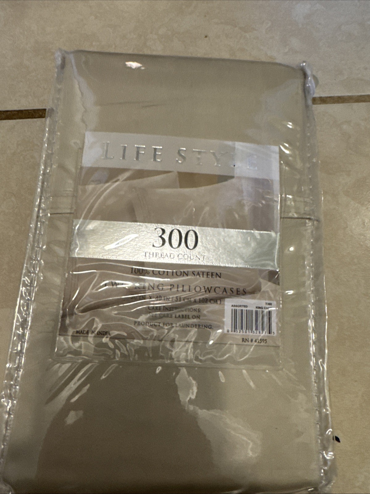 LIfe Style 300 Thread Count 2 Beige King Pillowcases, NIP.