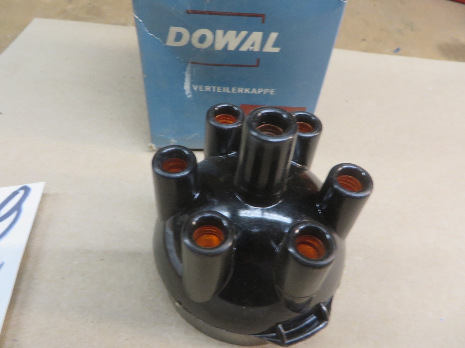 DISTRIBUTOR CAP DOWAL VERA OEM # 15-01195 # 8077 # DC17 vintage new N O S