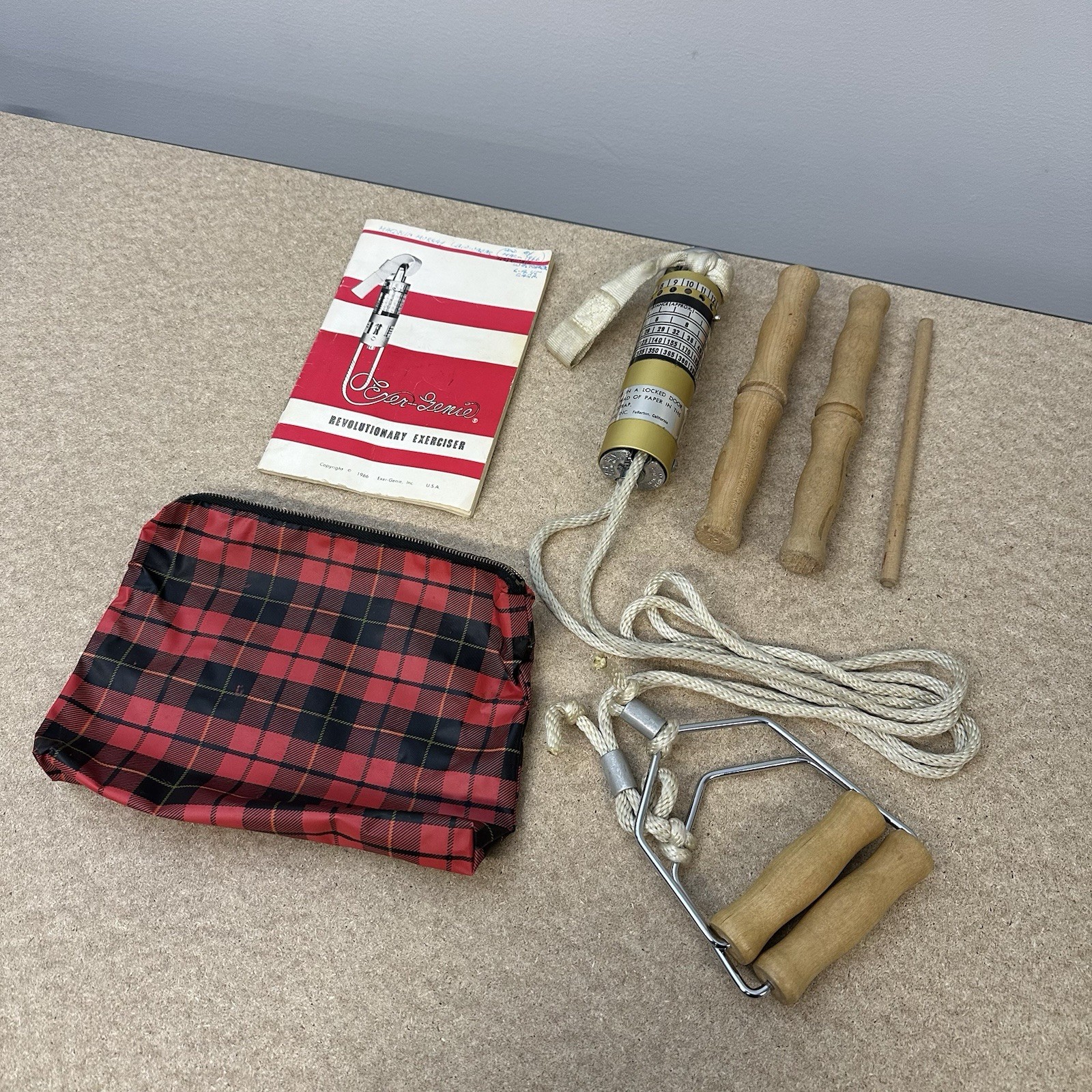 Vtg Exer-Genie Revolutionary Exerciser System W/ Carry Pouch Instructions