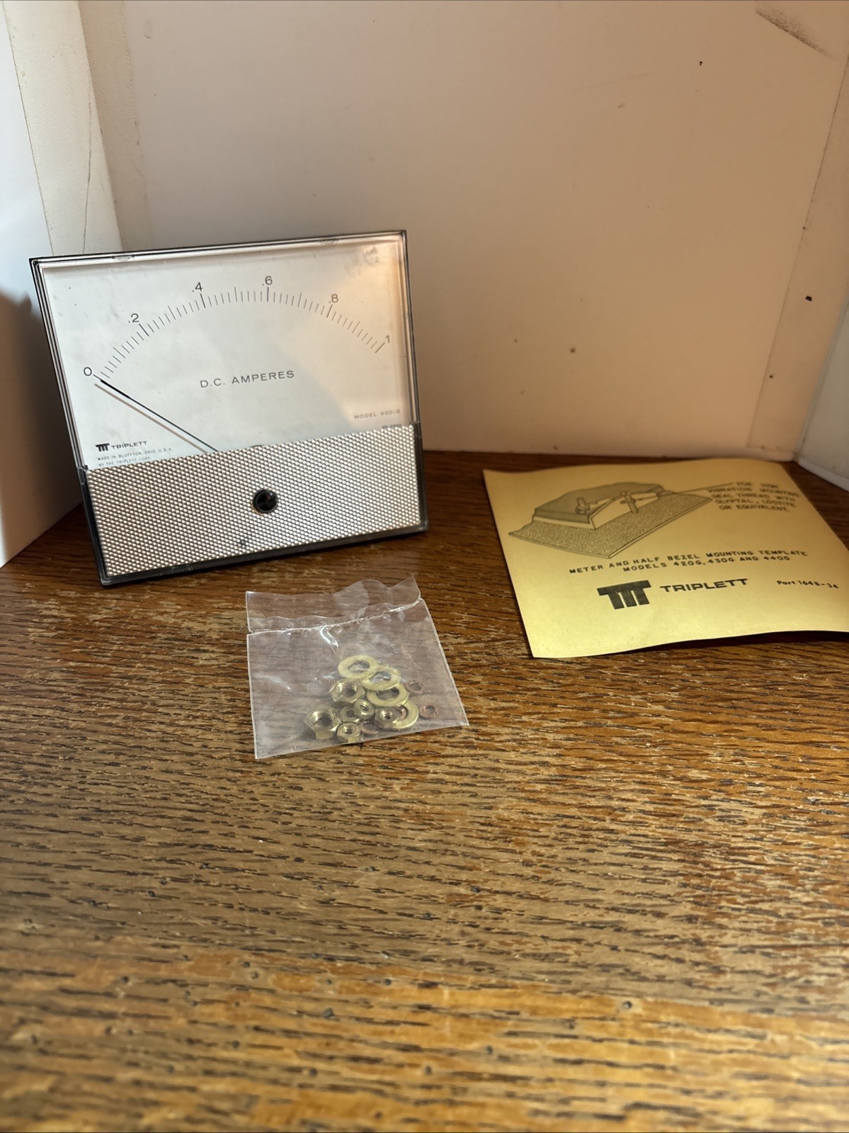TRIPLETT GAUGE 0-10 D.C. AMPERES GAUGE ( NOS )