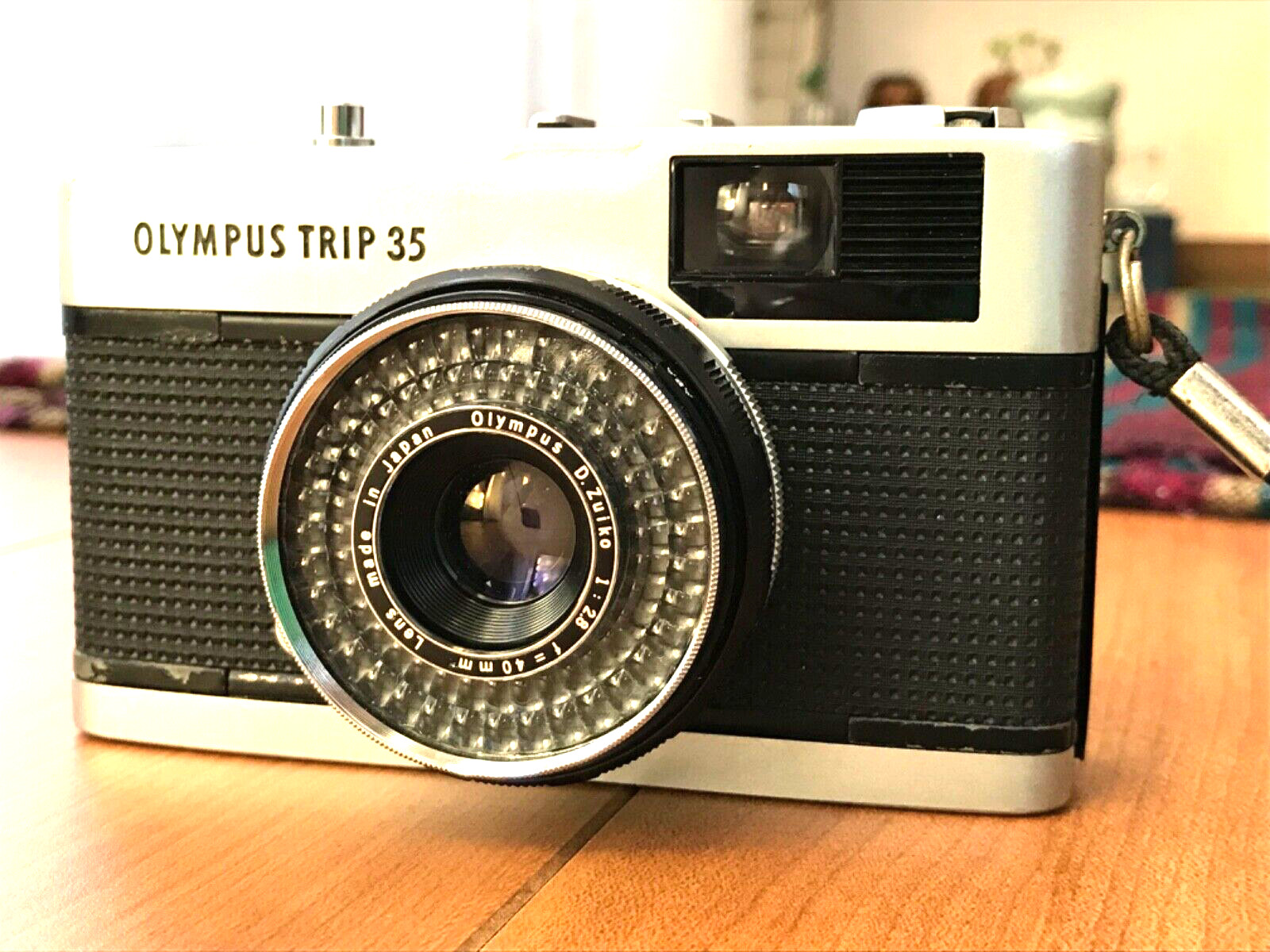 [For Parts] Olympus Trip 35 Point & Shoot 35mm Red Flag NG Film Camera Japan