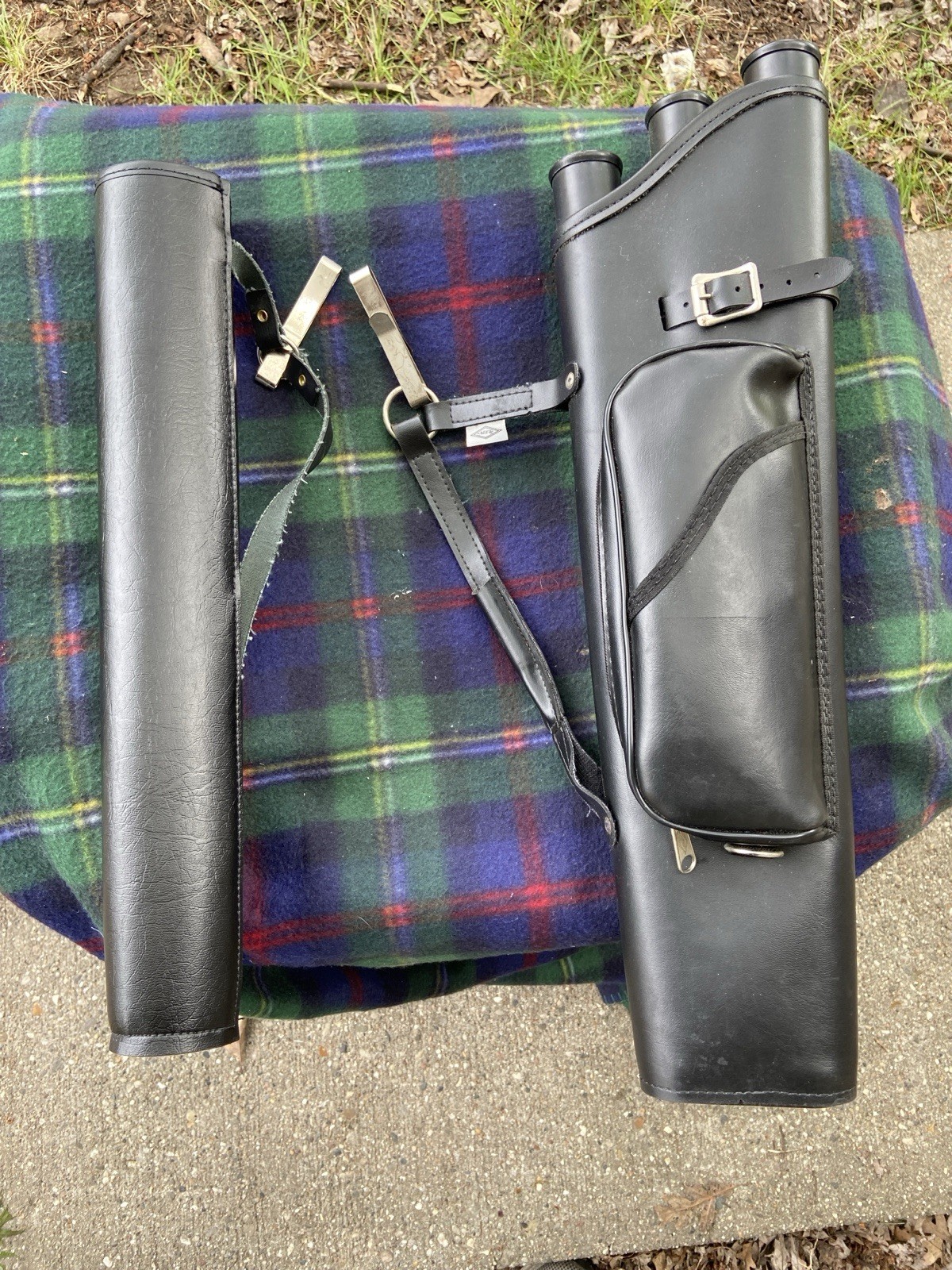 PAIR OF VERY NICE NEET HIP ARROW QUIVERS