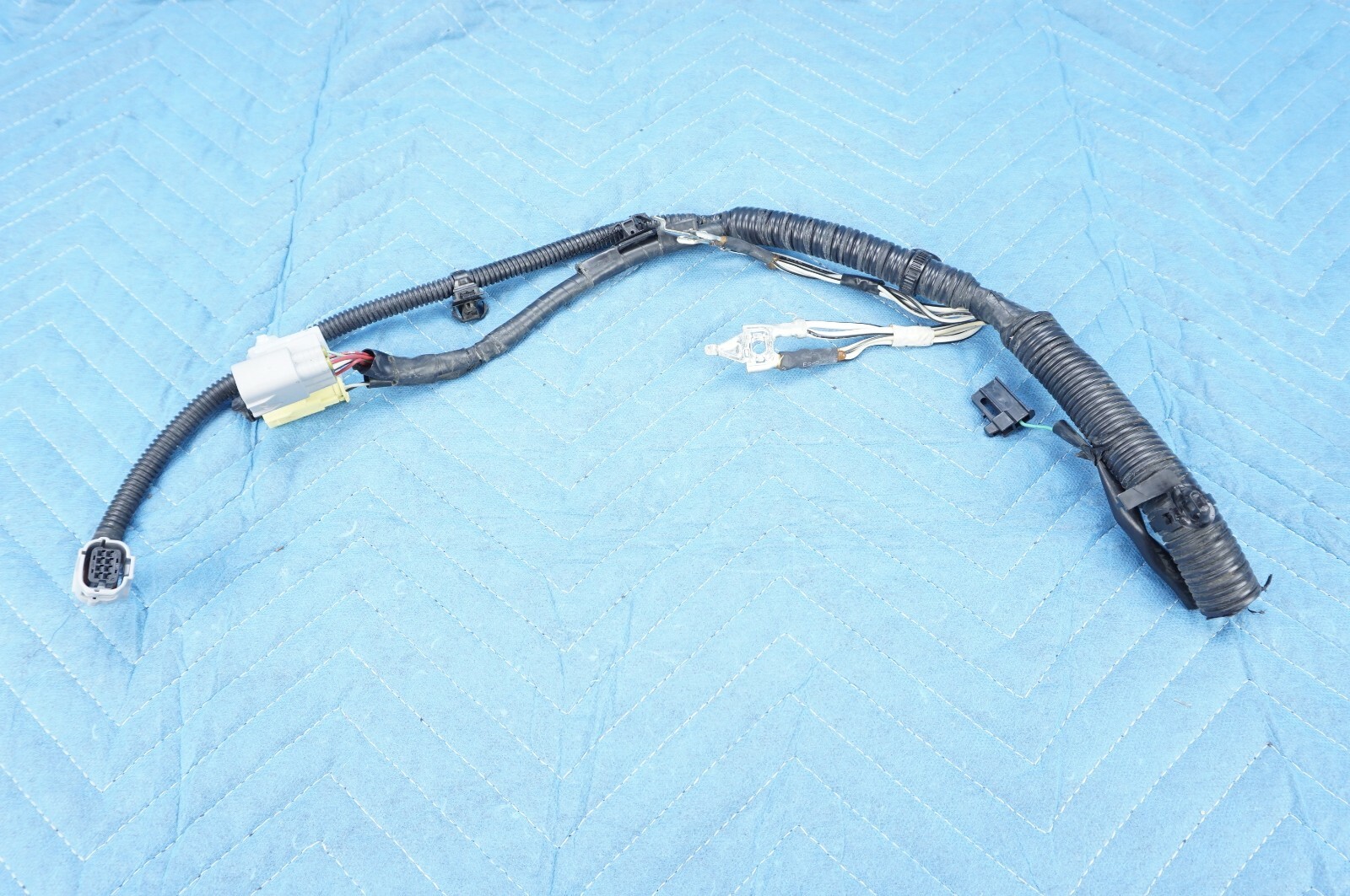 Lexus LX570 Headlight Harness Wiring Plugs Passenger Side OEM
