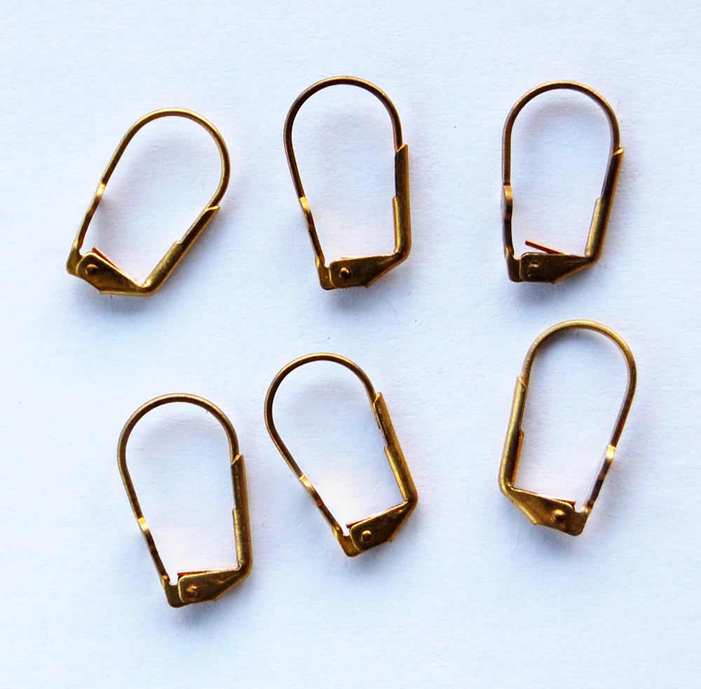 VINTAGE 3 PAIRS LEVER BACK PIERCED EARRING WIRES EAR WIRE AGED RAW BRASS DOT PAD