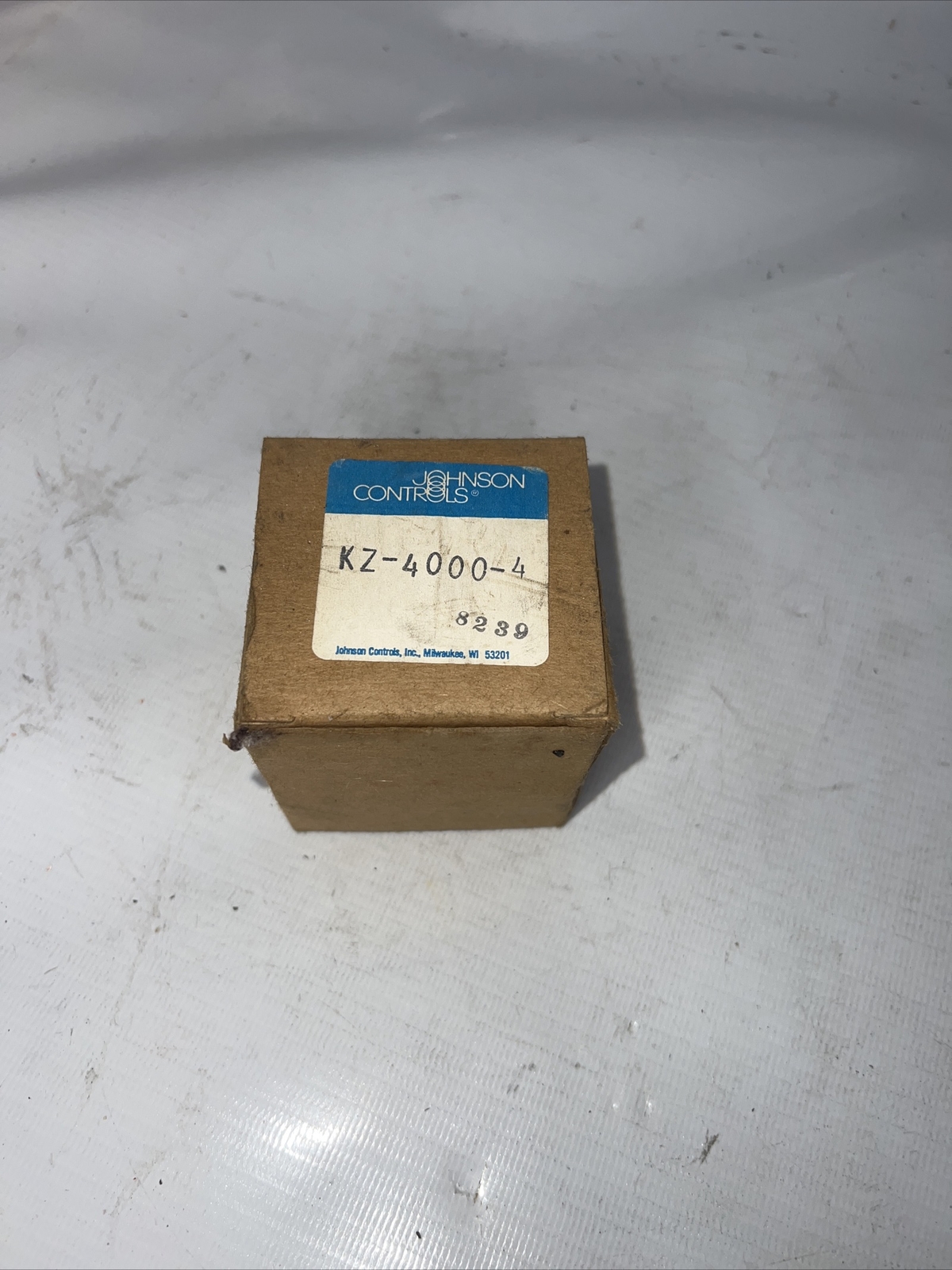 JOHNSON CONTROLS KZ-4000-4 / KZ40004 (NEW IN BOX) 826A