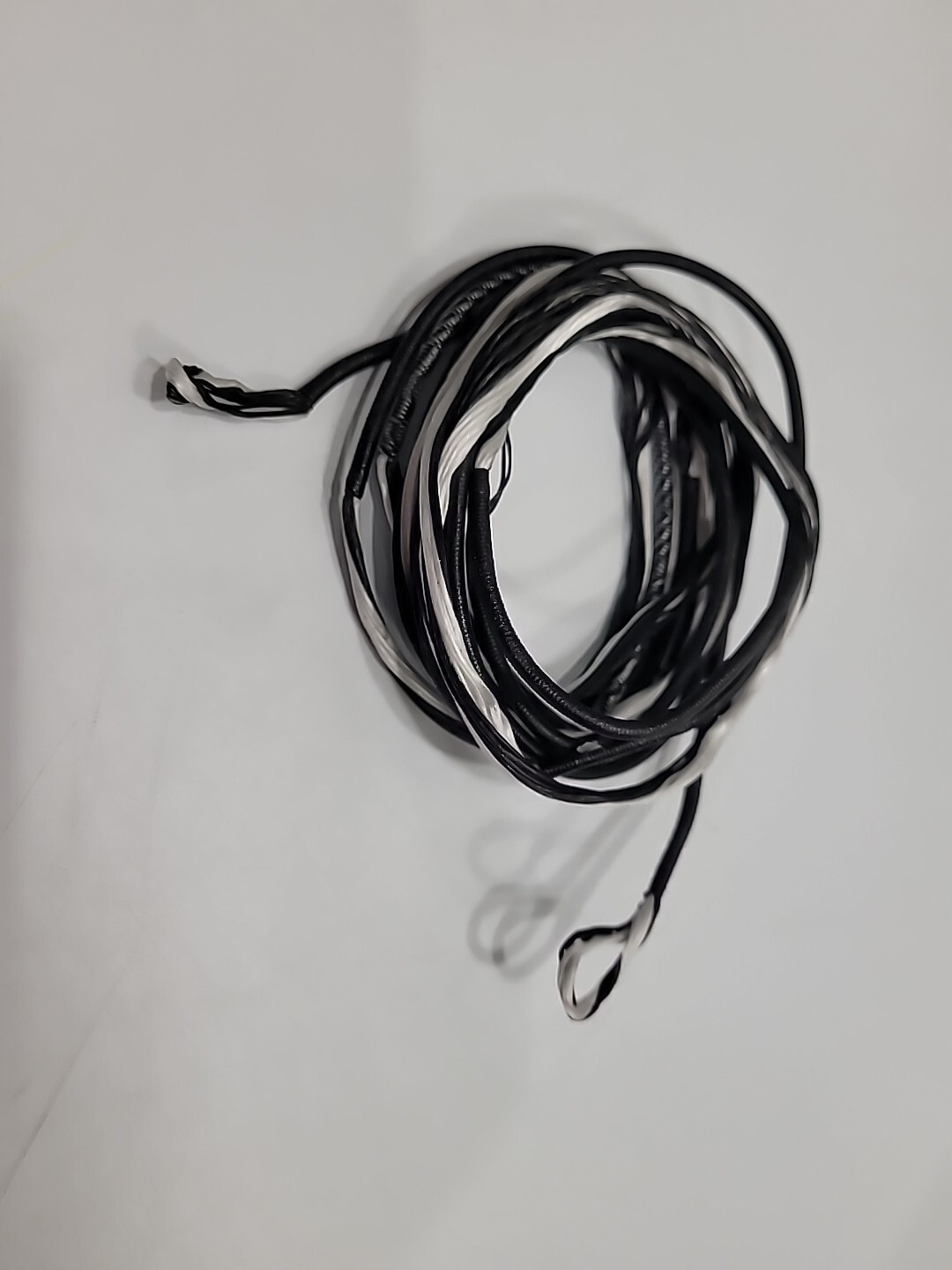 Genesis Bowstring Black/White # BG11498