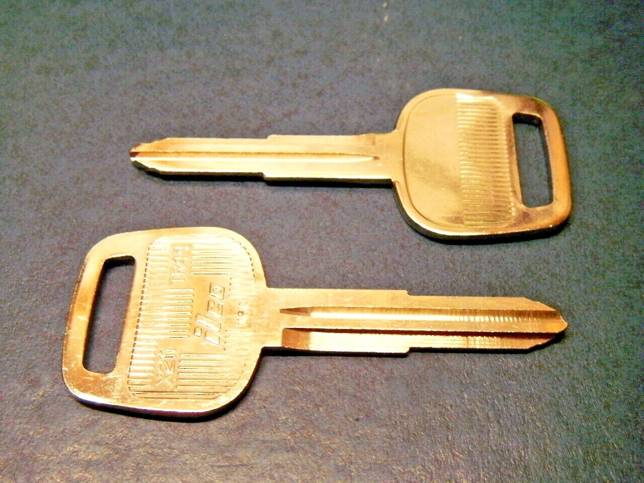 Toyota Replacement ILCO X211 Uncut Key Blanks KAR 86363, ILCO EZ TR44