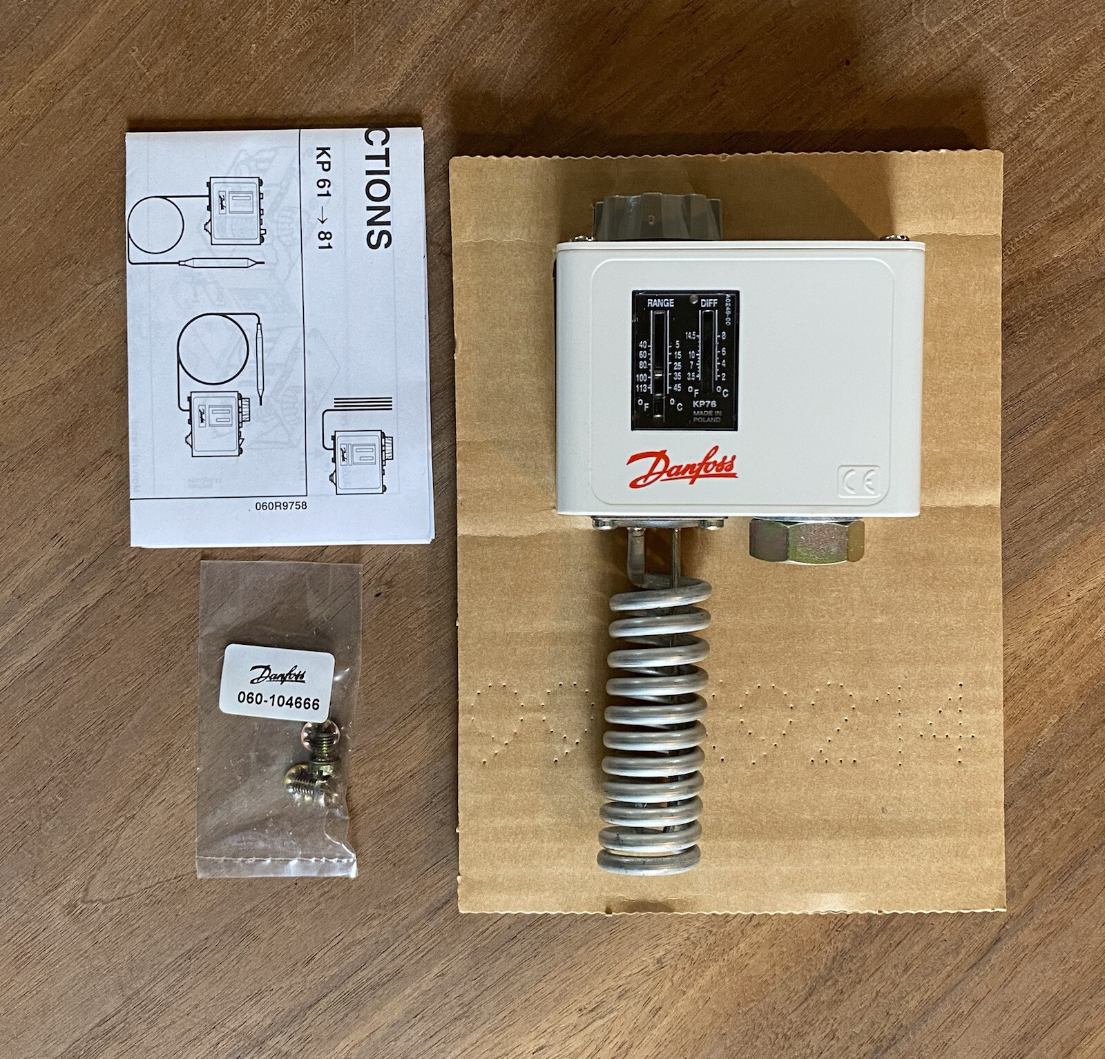 DANFOSS THERMOSTAT KP76, 060L203866 TEMPERATURE SWITH WITH ROOM SENSOR