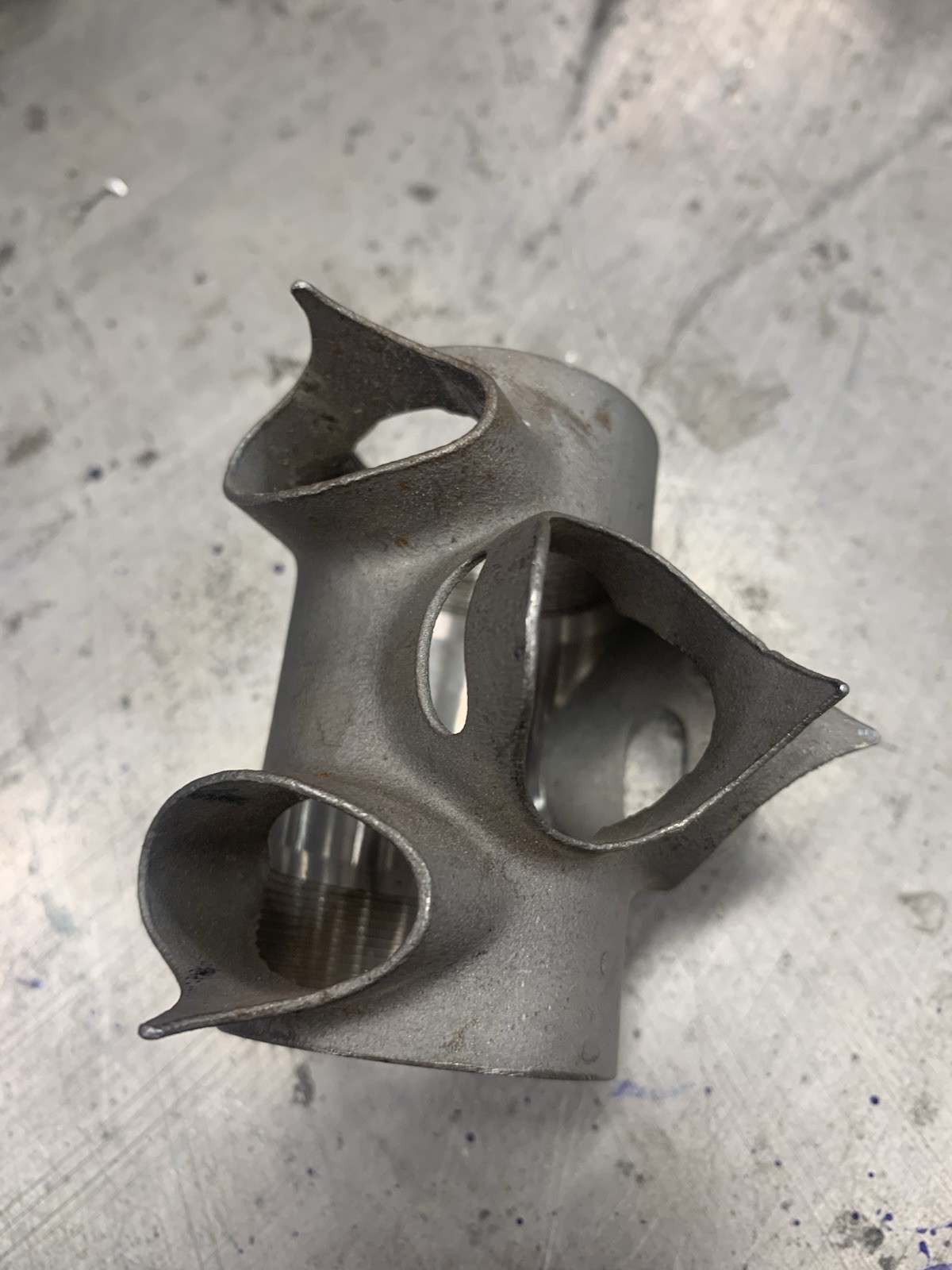 Cast Bottom Bracket Shell Over Size 31.7, 28.6, 30/17 Oval Chain Stays