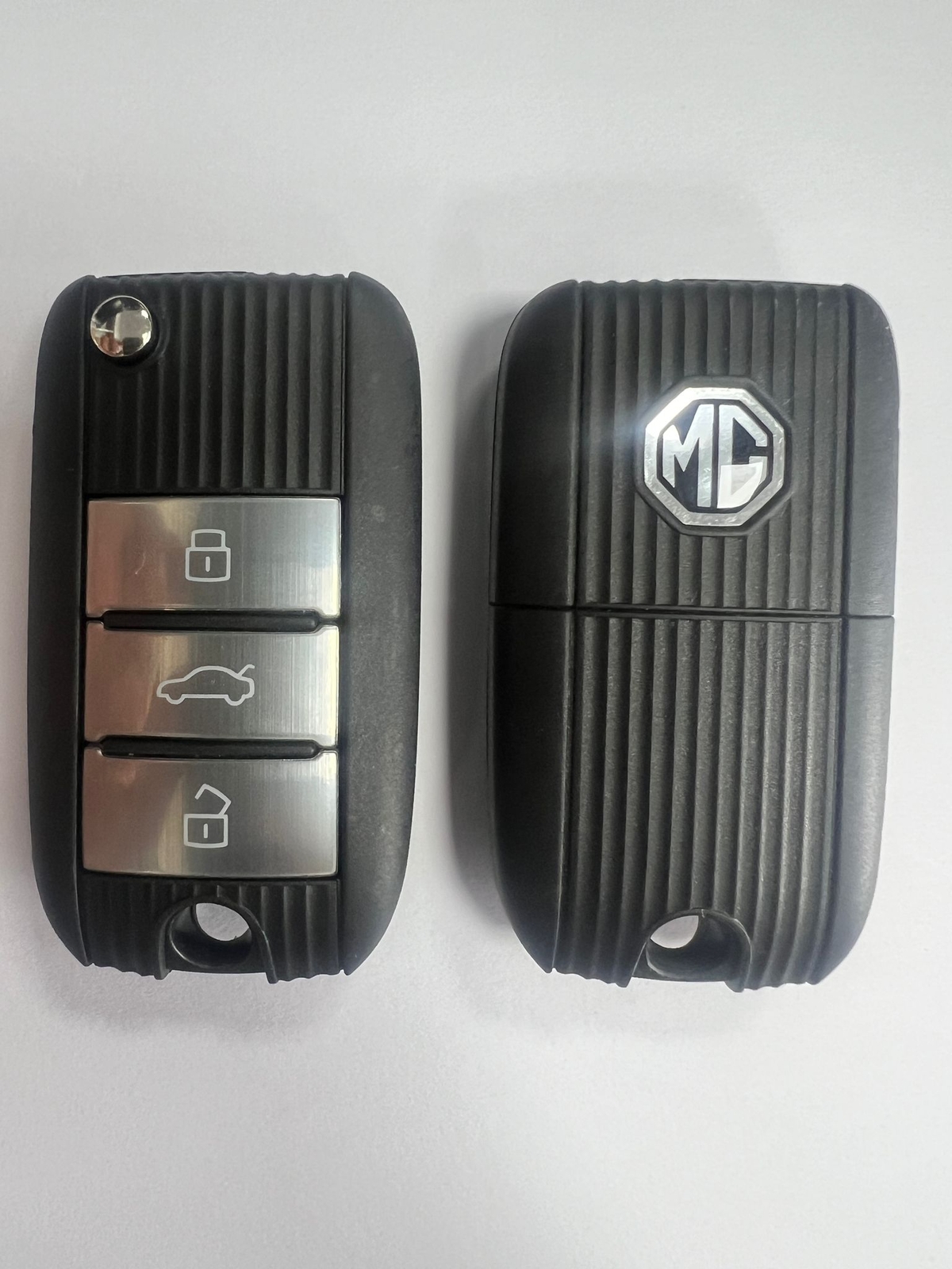 GENUINE MG 3 BUTTON REMOTE FLIP KEY FOB TESTED & WORKING 10234136-L
