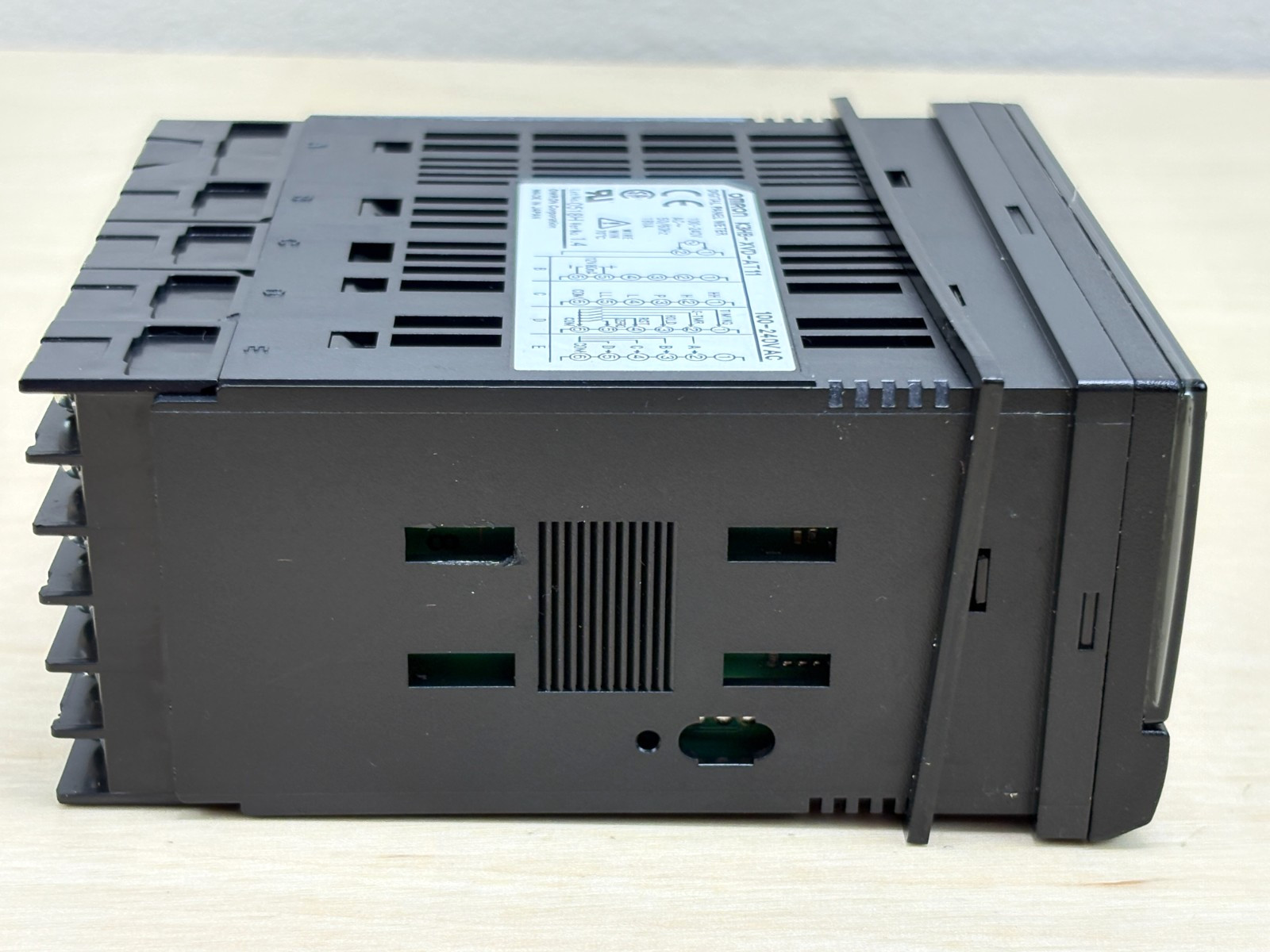 Omron K3HB-XVD Digital Panel Meter, 100-240 VAC