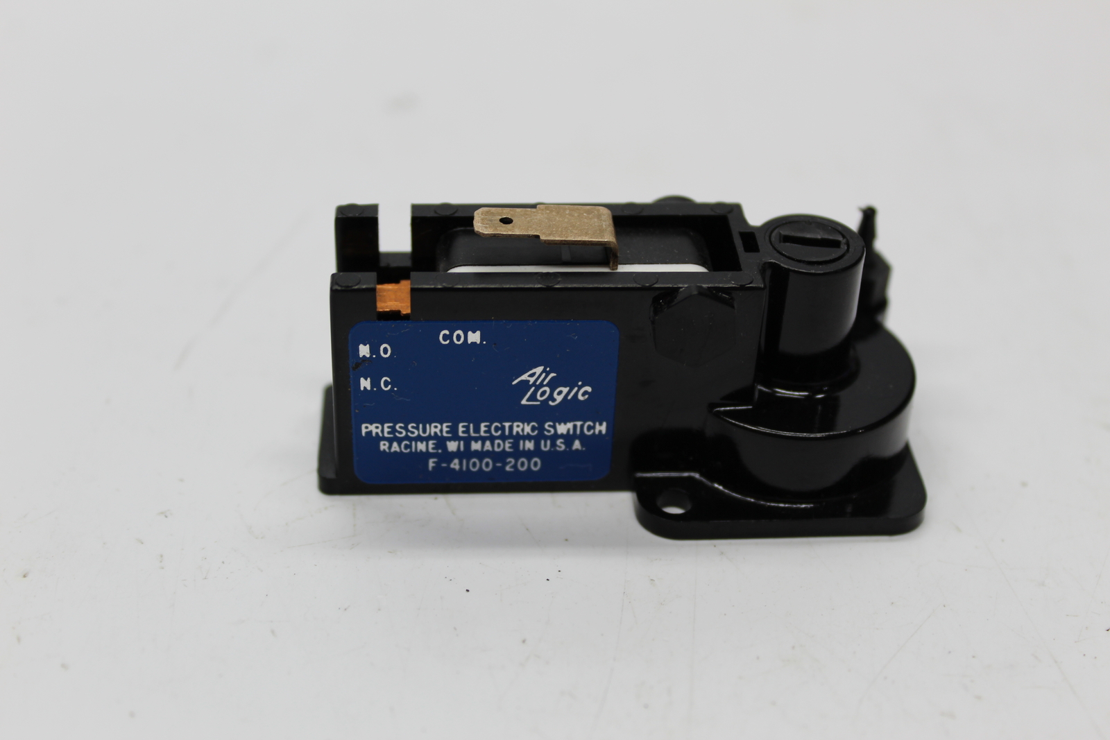 AIR LOGIC F-4100-200 SWITCH NSNP