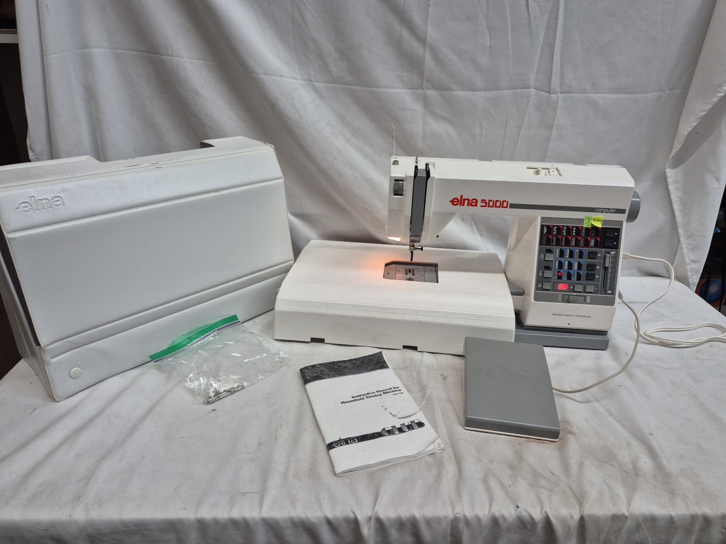 Elna 5000 Computer Sewing Machine w/ Manual Pedal Accessories
