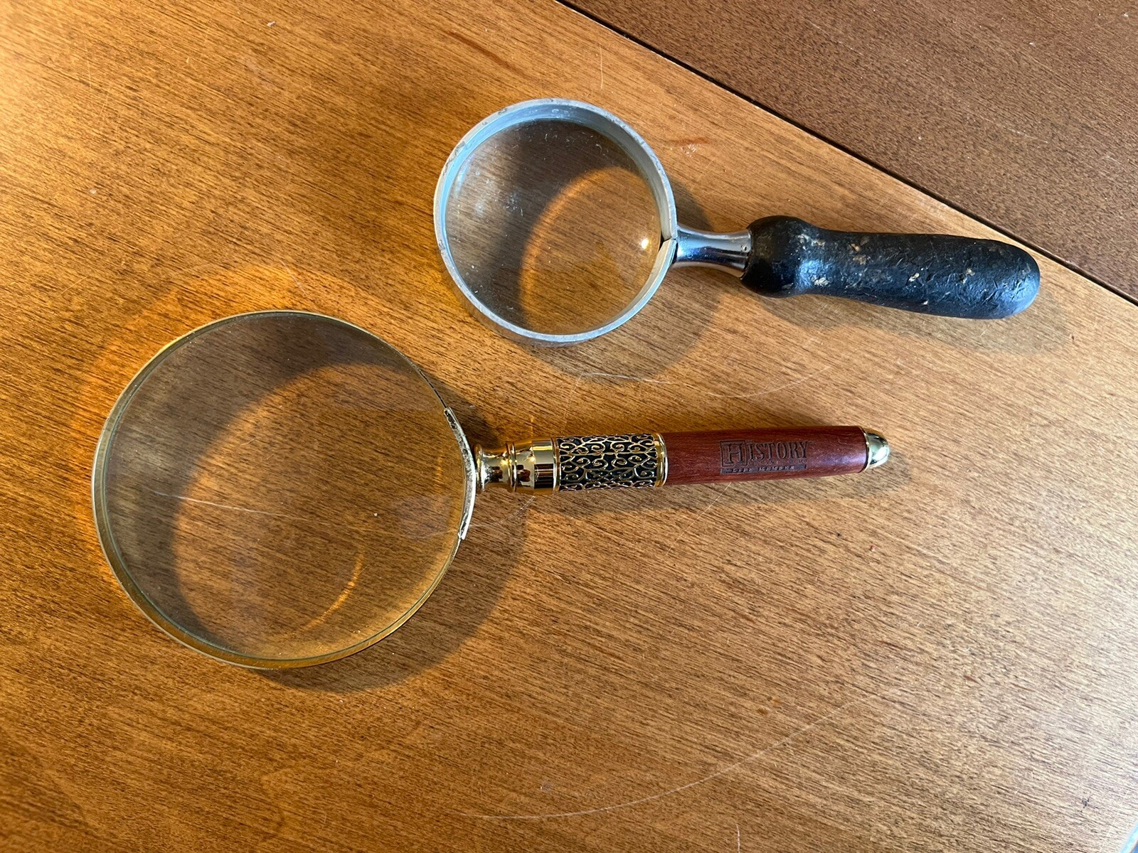 Magnifying Glasses 1 @ 5 1/2” Long 1@7” Long