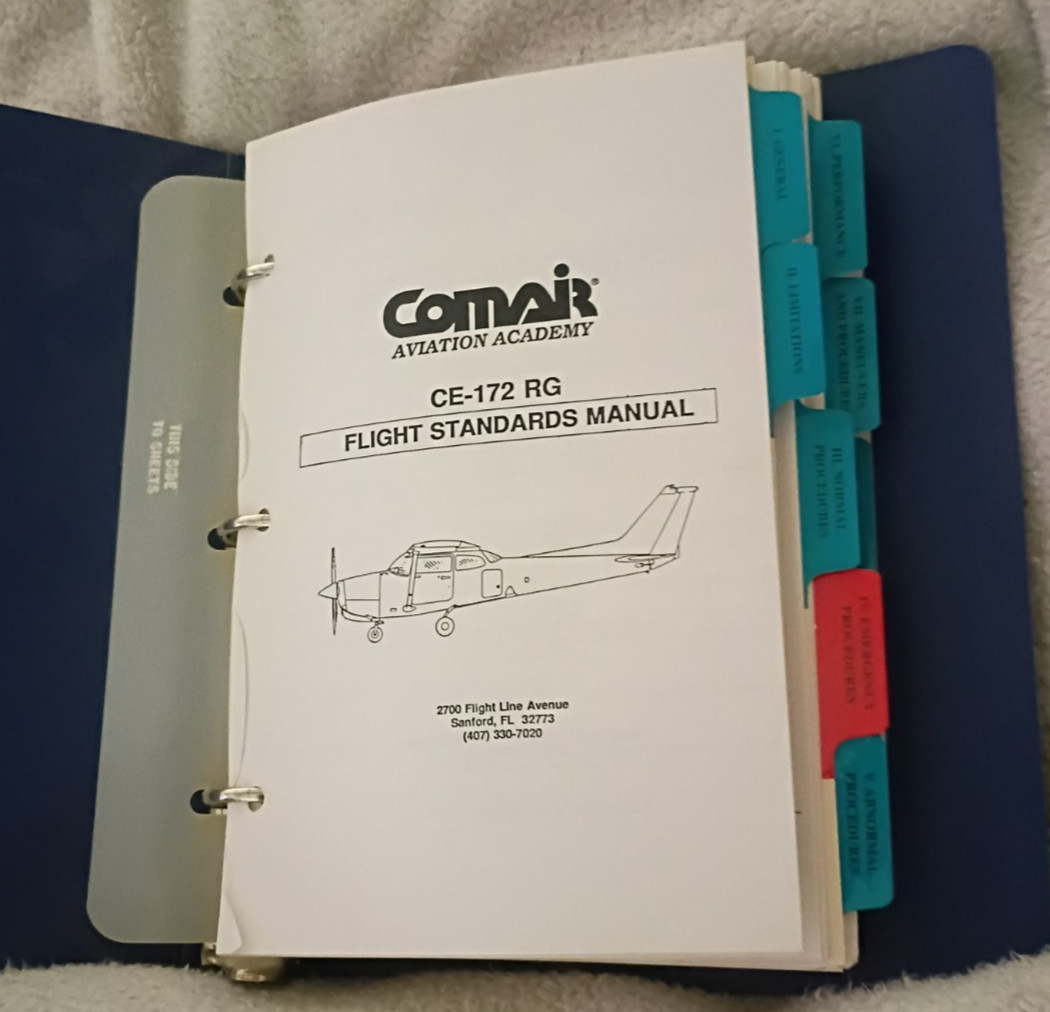 Comair CESSNA-172RG Flight Standards Manual, 1992