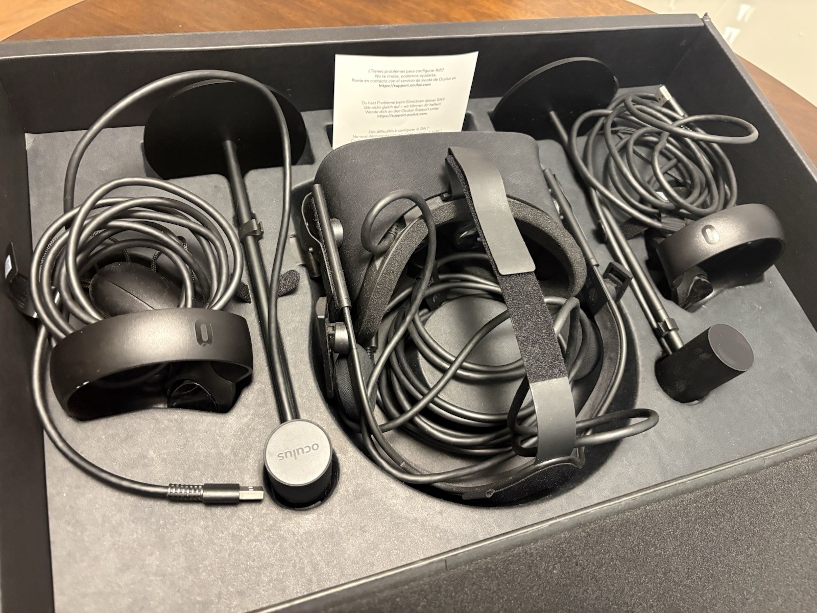 Oculus Rift CV1 Virtual Reality Headset Bundle