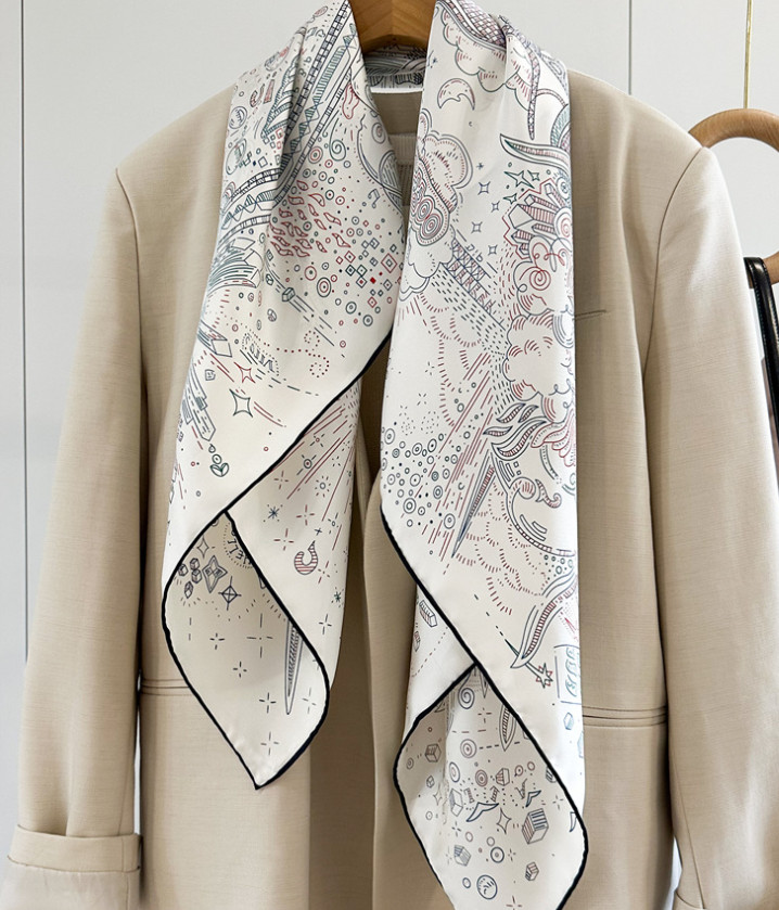 Pure 18 Momme Twill Silk Wrap Scarf Bandanna carriage Print Square Shawl 35'’new