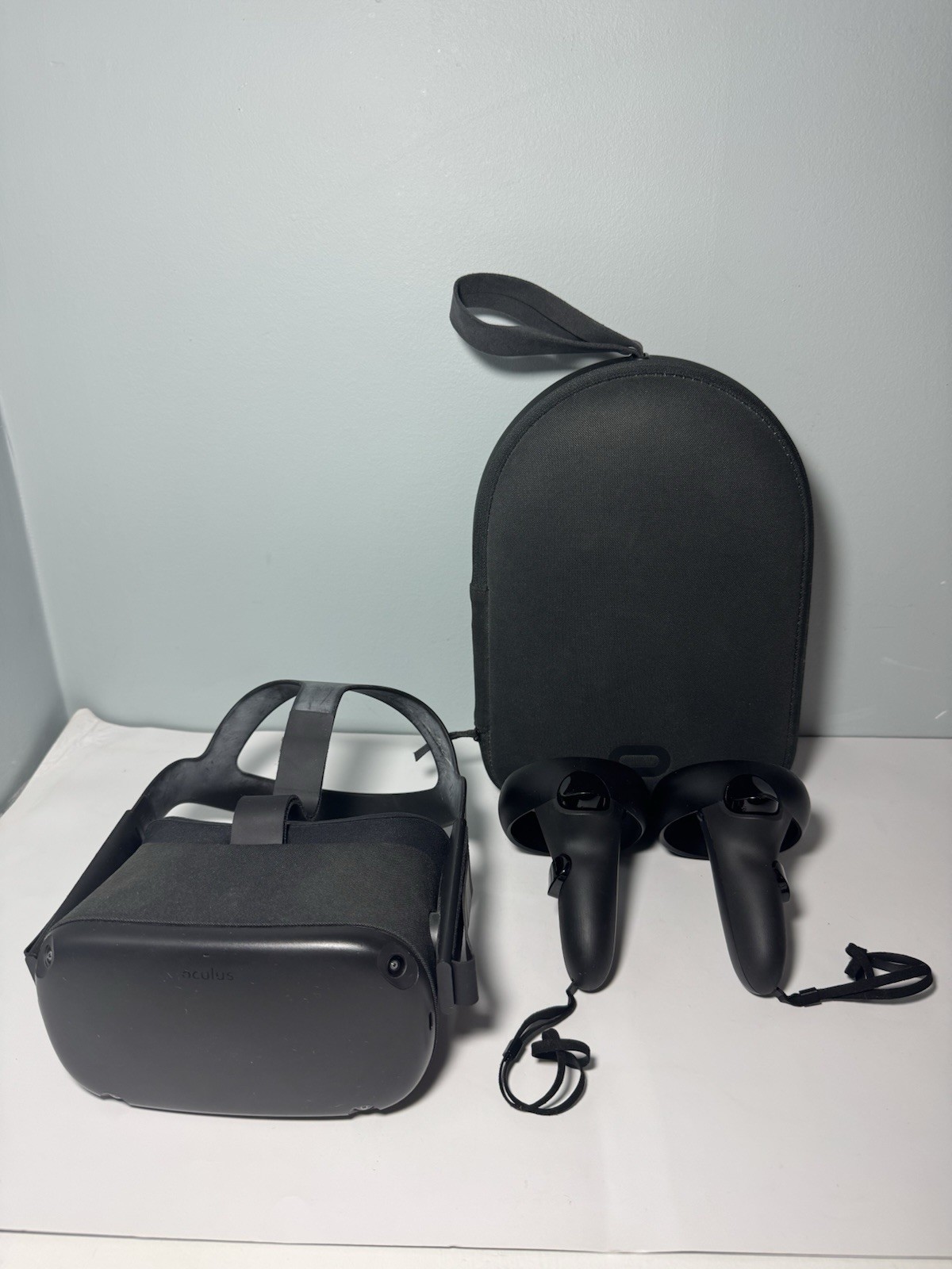 Meta Oculus Quest 1 128GB VR Headset 2 Controllers Carrying Case Charger -Tested