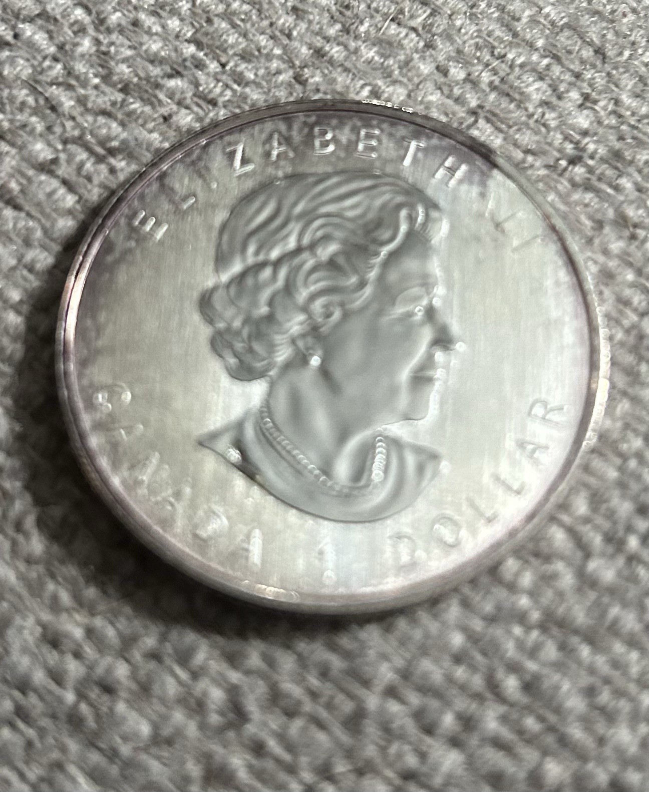 2006 CANADA SILVER $1 DOLLAR...SILVER WOLF