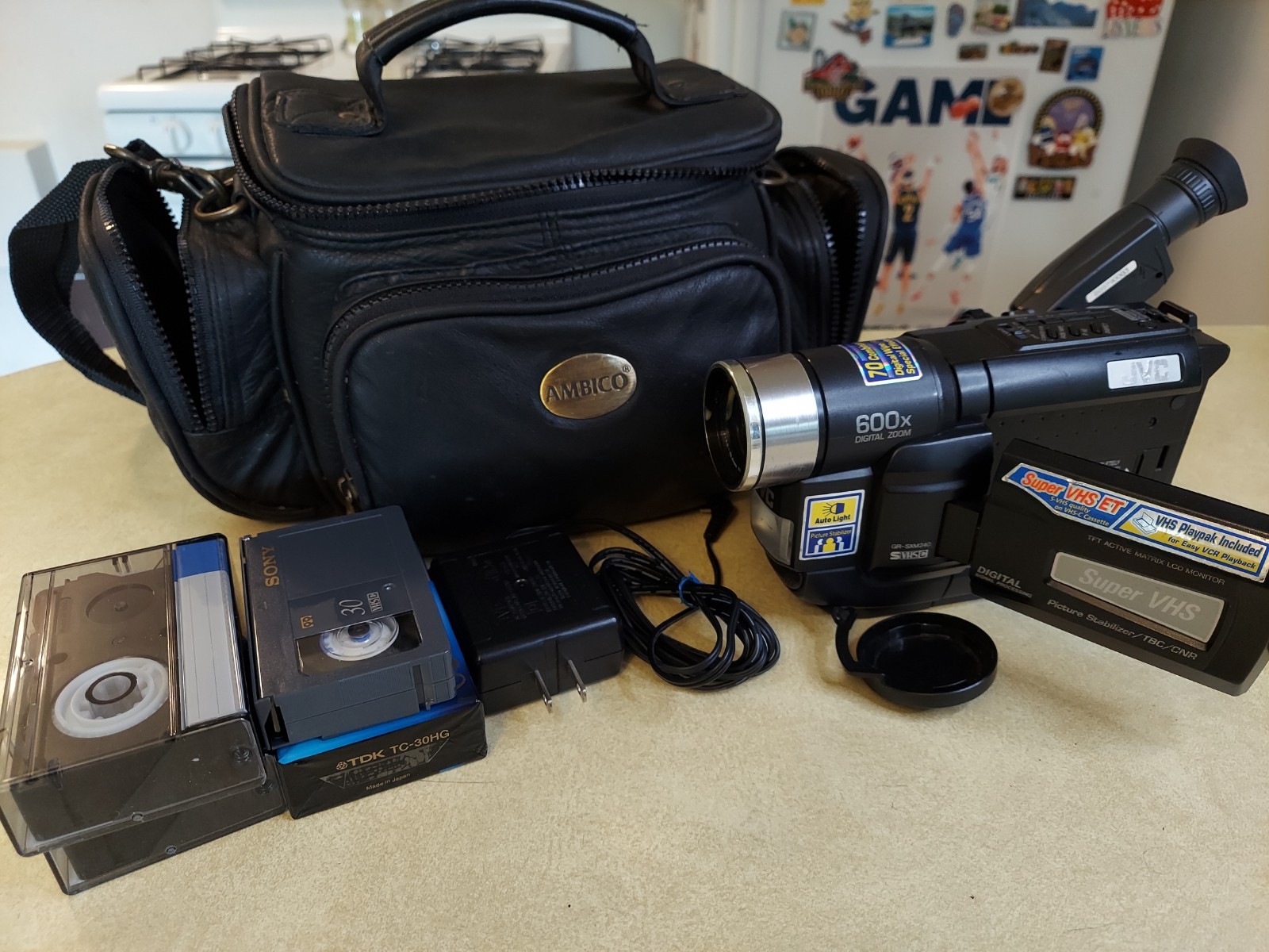 JVC GR-SXM240 Compact VHS Camcorder Black For Parts Not Tested