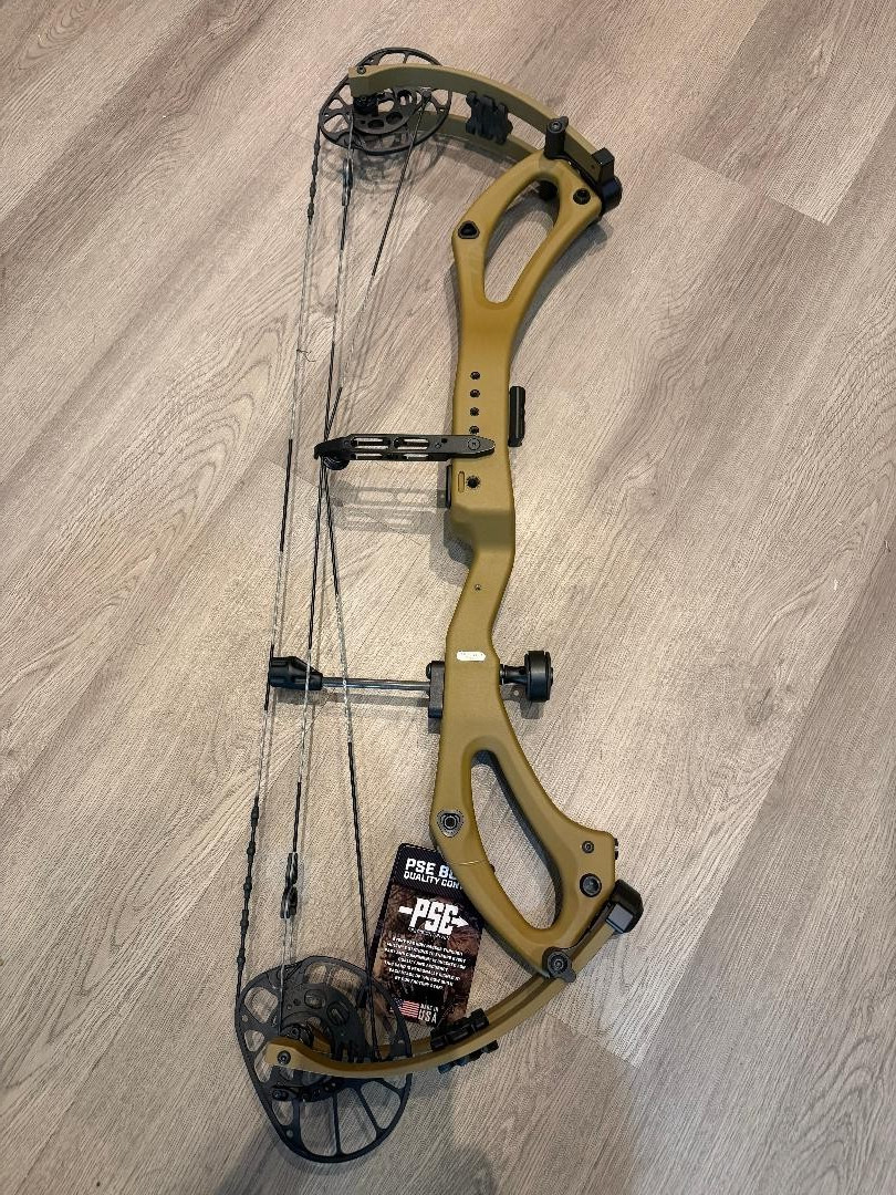 PSE Mach 33 DS FDS Right Hand 70LB Clay Brown Bow New