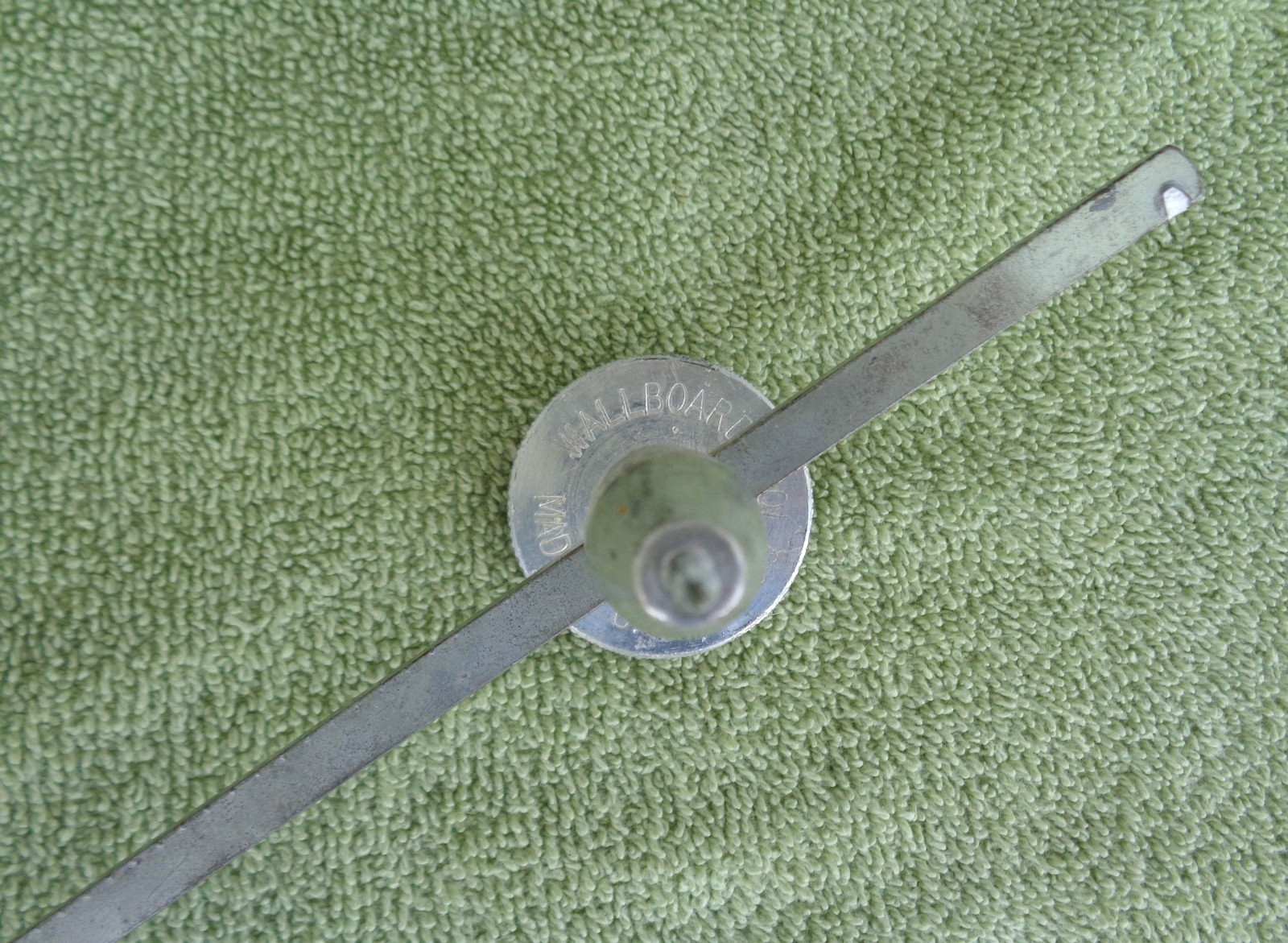 Wallboard Tool Co- Drywall Compass Circle Cutter- 1" to 16"